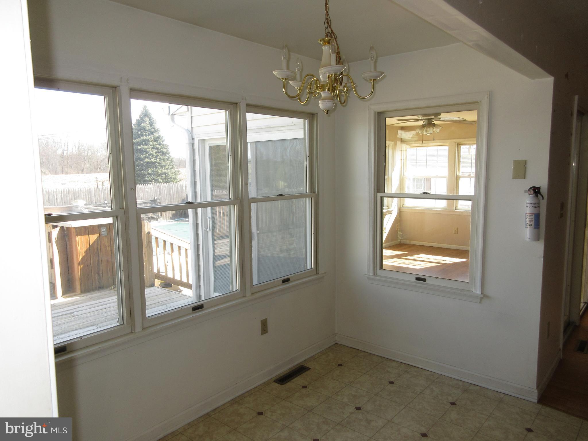 STRAWBERRY FIELDS - Residential