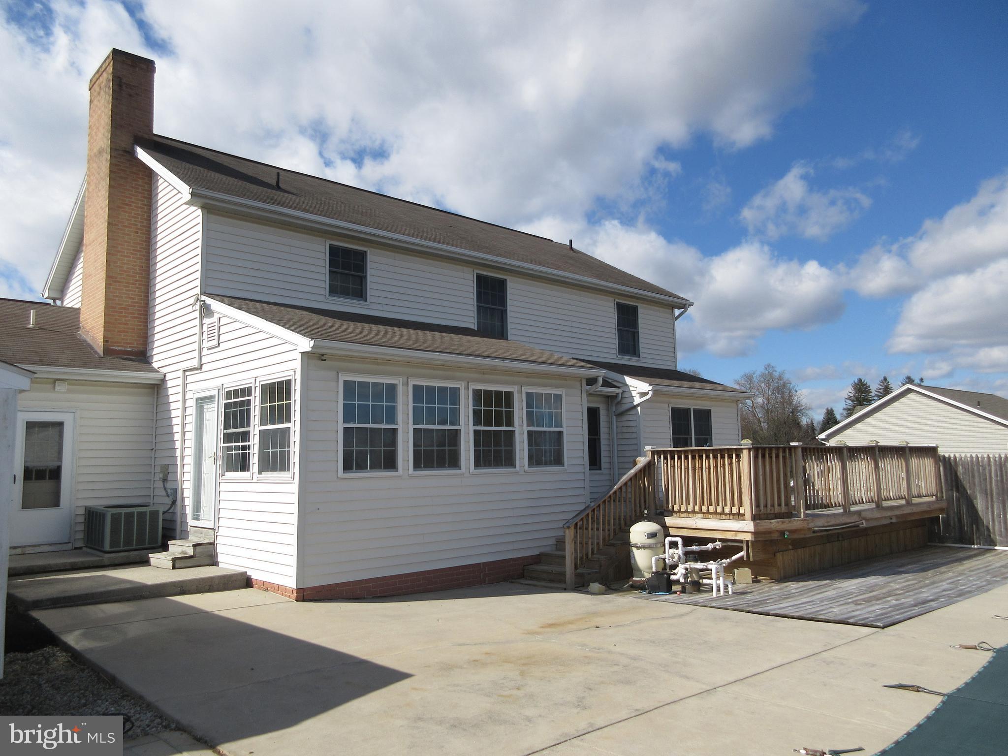 STRAWBERRY FIELDS - Residential