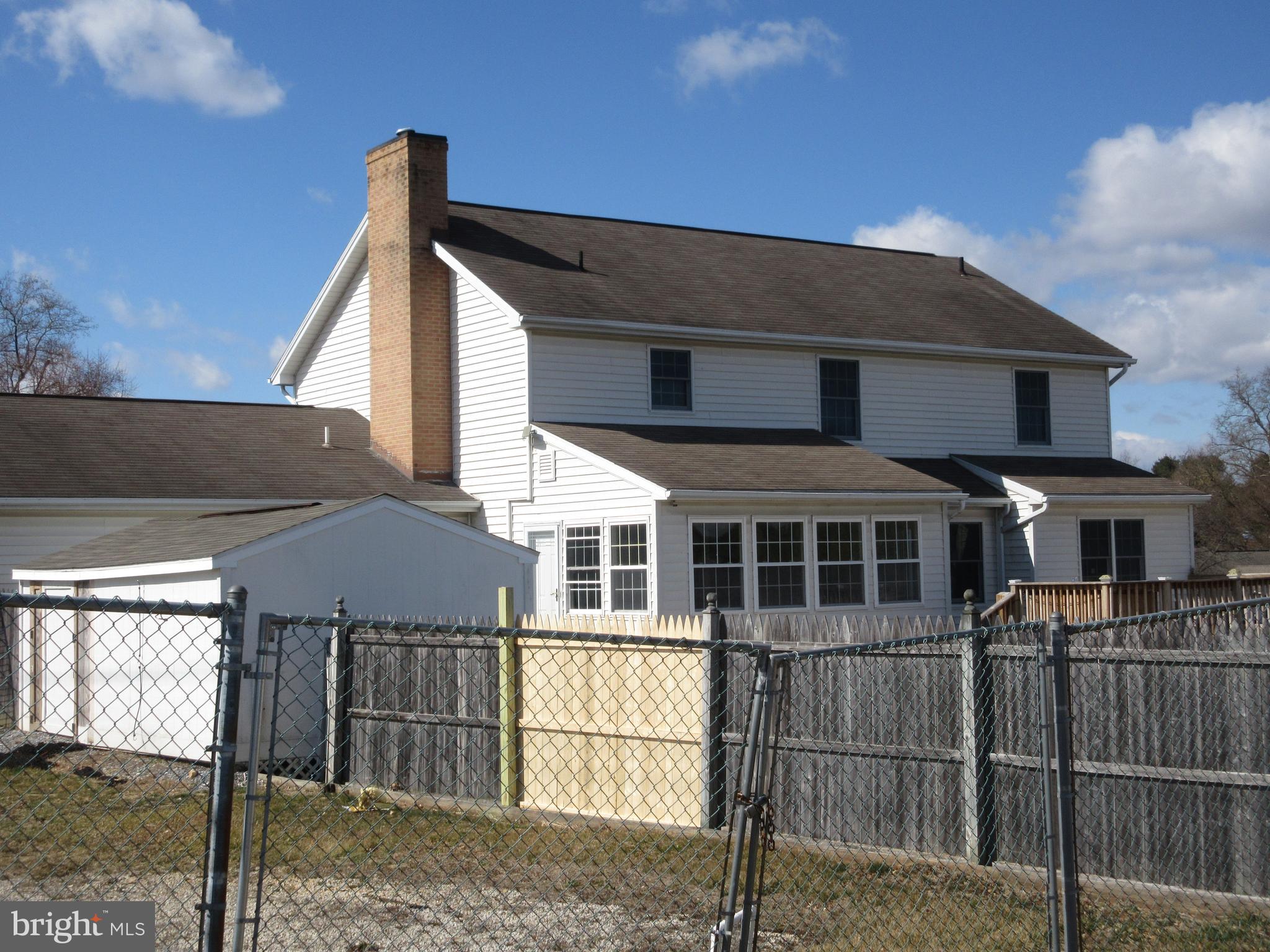 STRAWBERRY FIELDS - Residential
