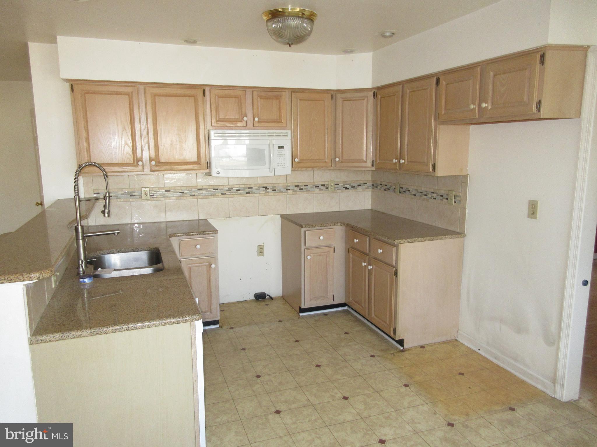 STRAWBERRY FIELDS - Residential