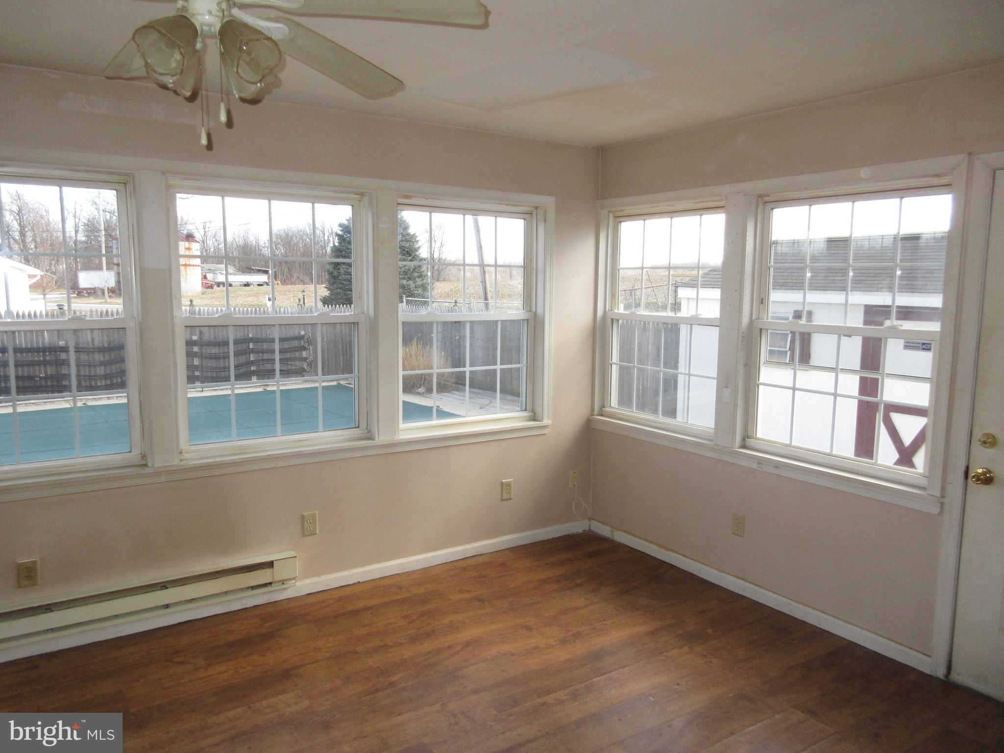STRAWBERRY FIELDS - Residential