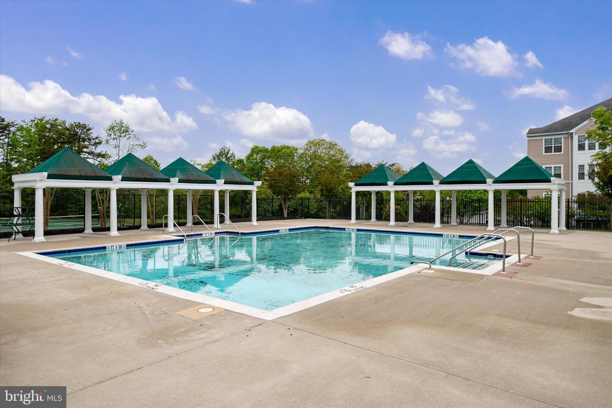 CEDAR RIDGE - Residential