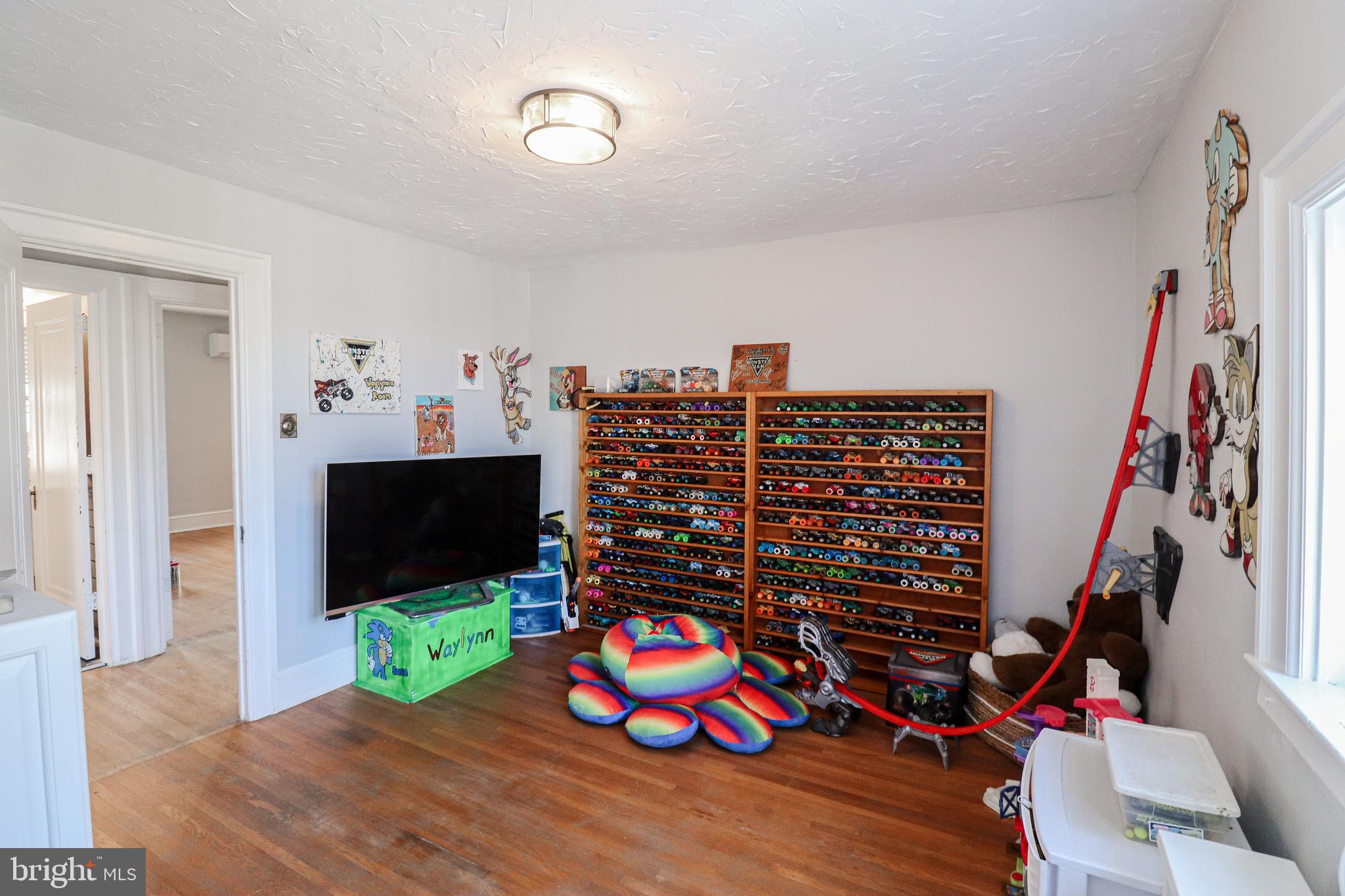 OLD EAST YORK - Residential