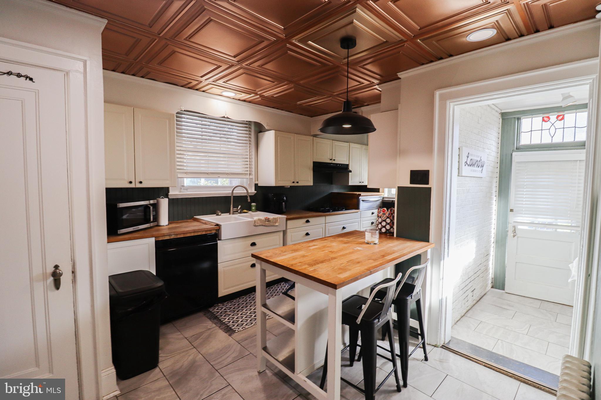 OLD EAST YORK - Residential