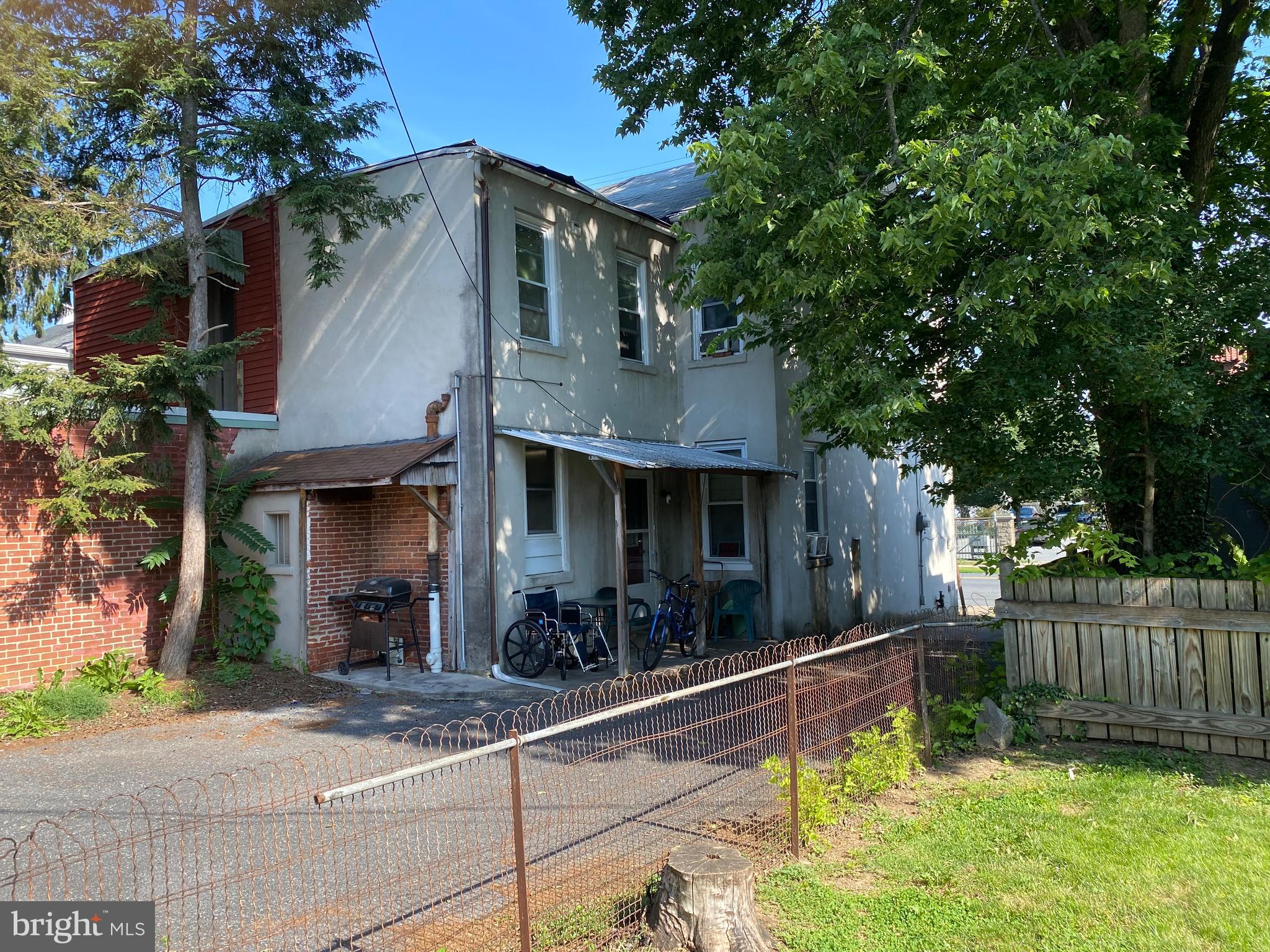 38 E NEW STREET