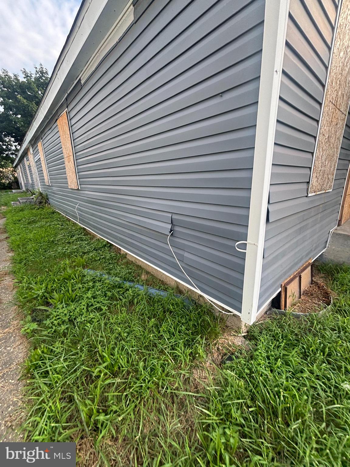 415 W DIVISION STREET
