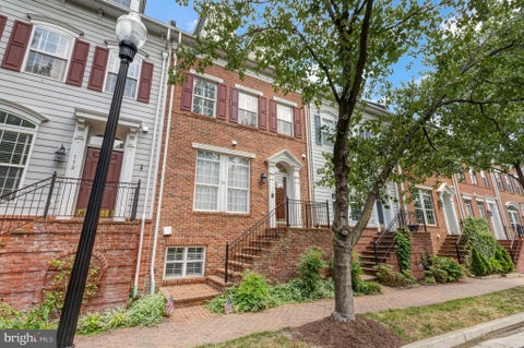 Townhouse For Rent - 114 Cameron Station Boulevard<br/> ALEXANDRIA, VA 22304