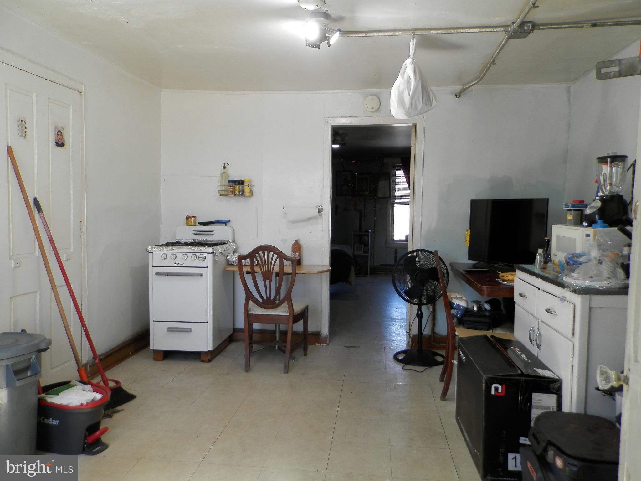CANTON - Commercial Sale
