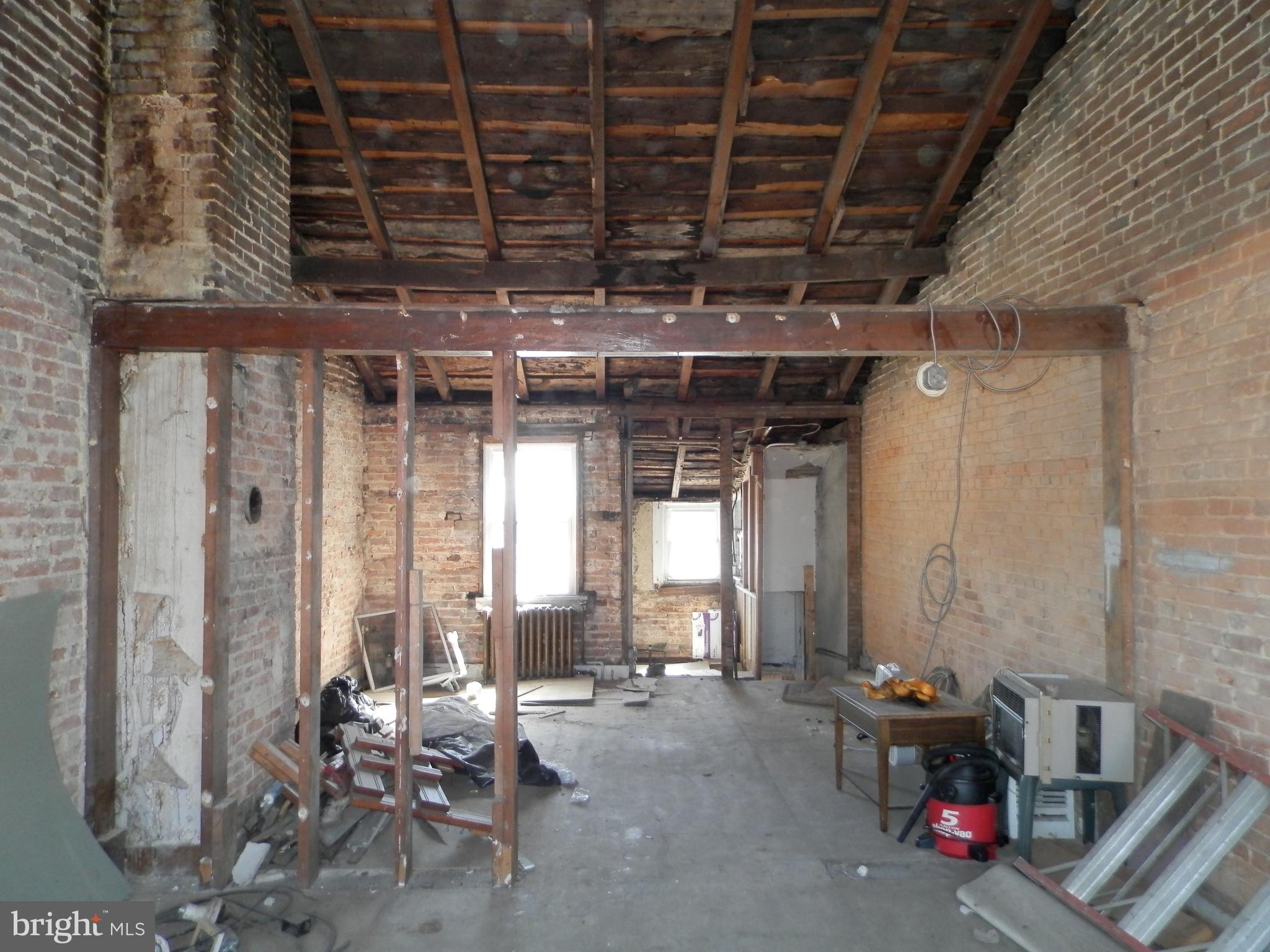 CANTON - Commercial Sale