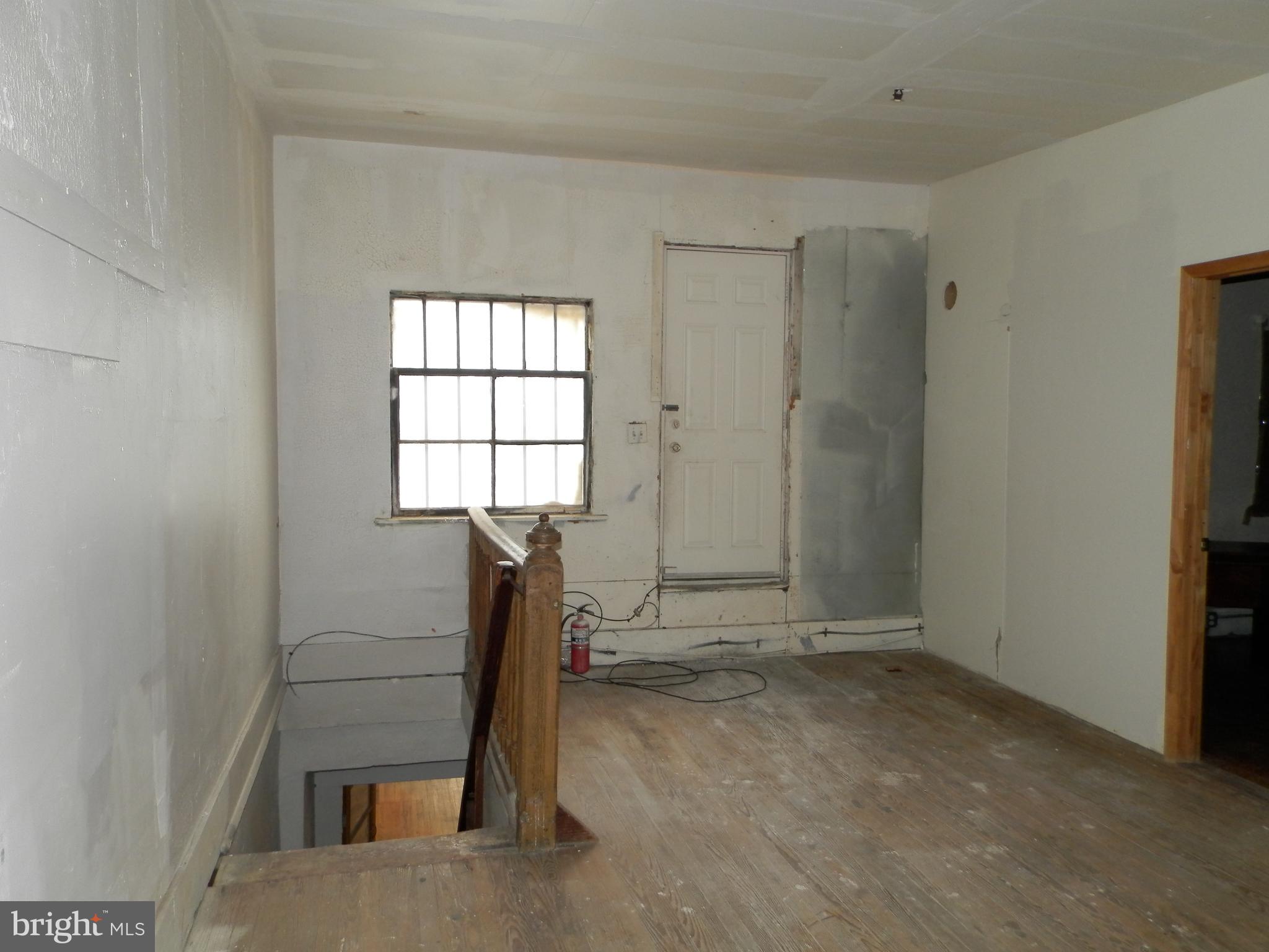 CANTON - Commercial Sale