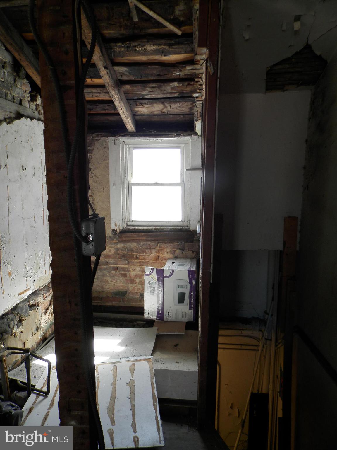 CANTON - Commercial Sale