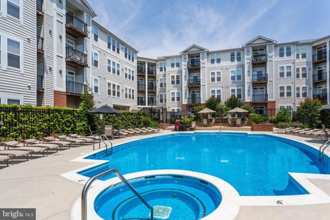 Condo For Sale - 2655 Prosperity Avenue #201<br/> FAIRFAX, VA 22031