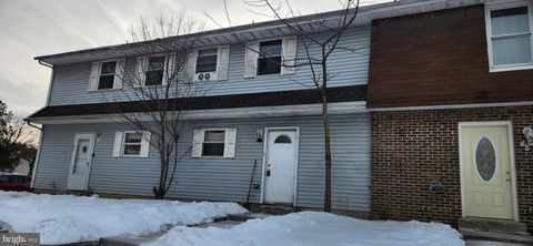 Townhouse For Sale - 49 La Cascata<br/> CLEMENTON, NJ 08021