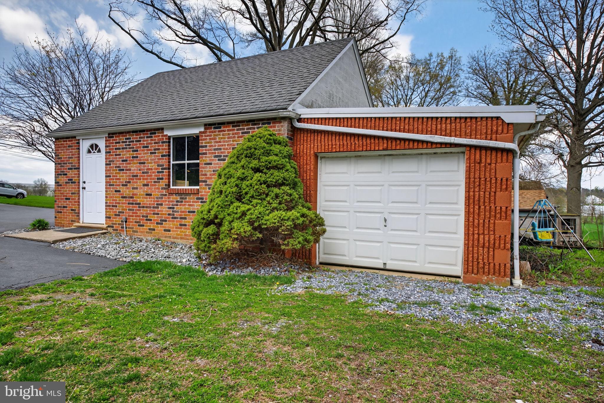 LANDISVILLE - Residential