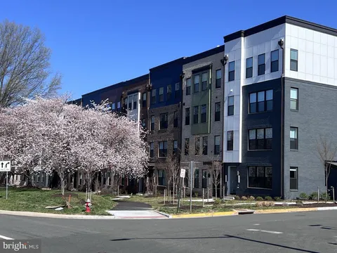 14232 Newbrook Drive, Chantilly, VA MLS: VAFX2234564