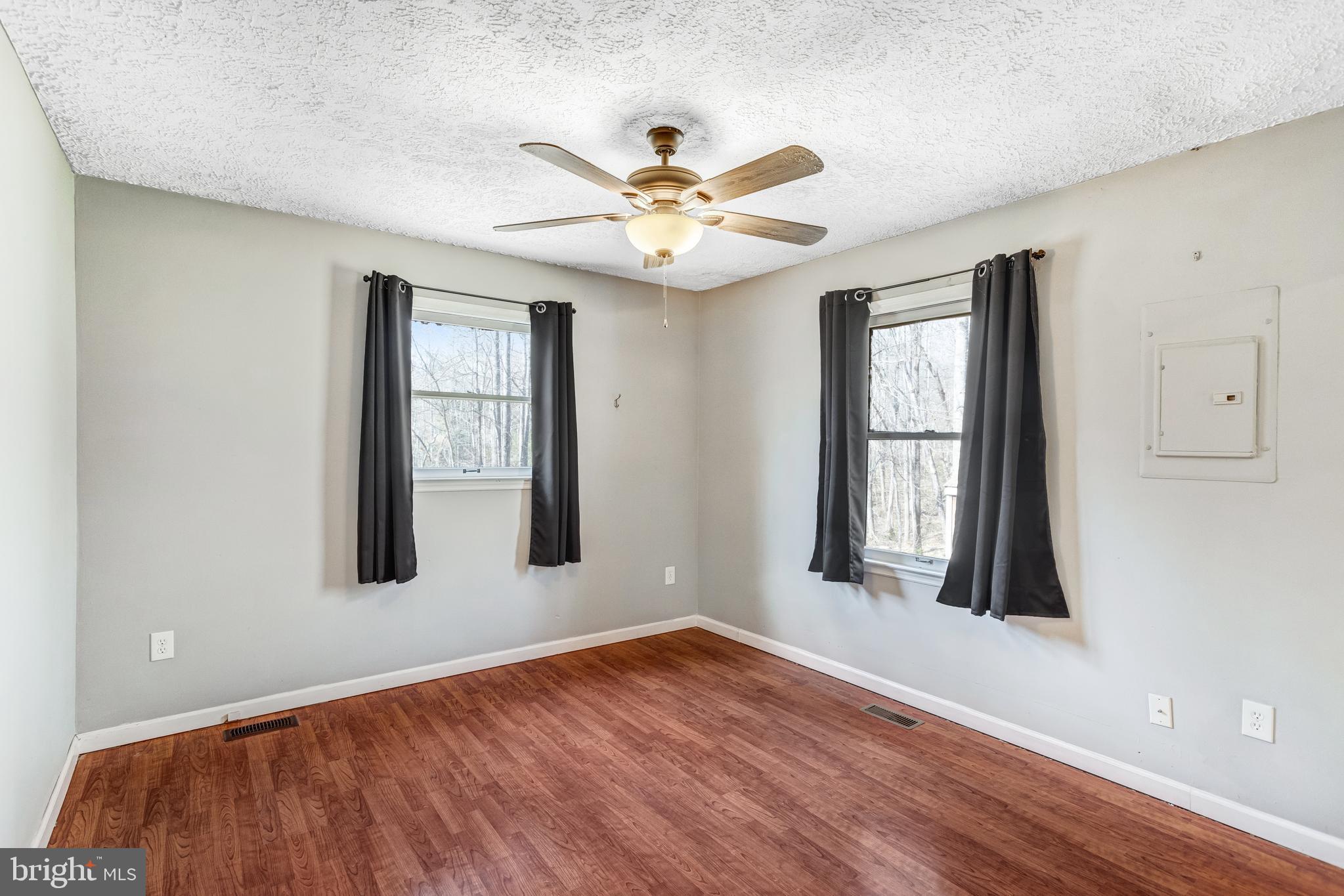 HIDDEN LAKE - Residential