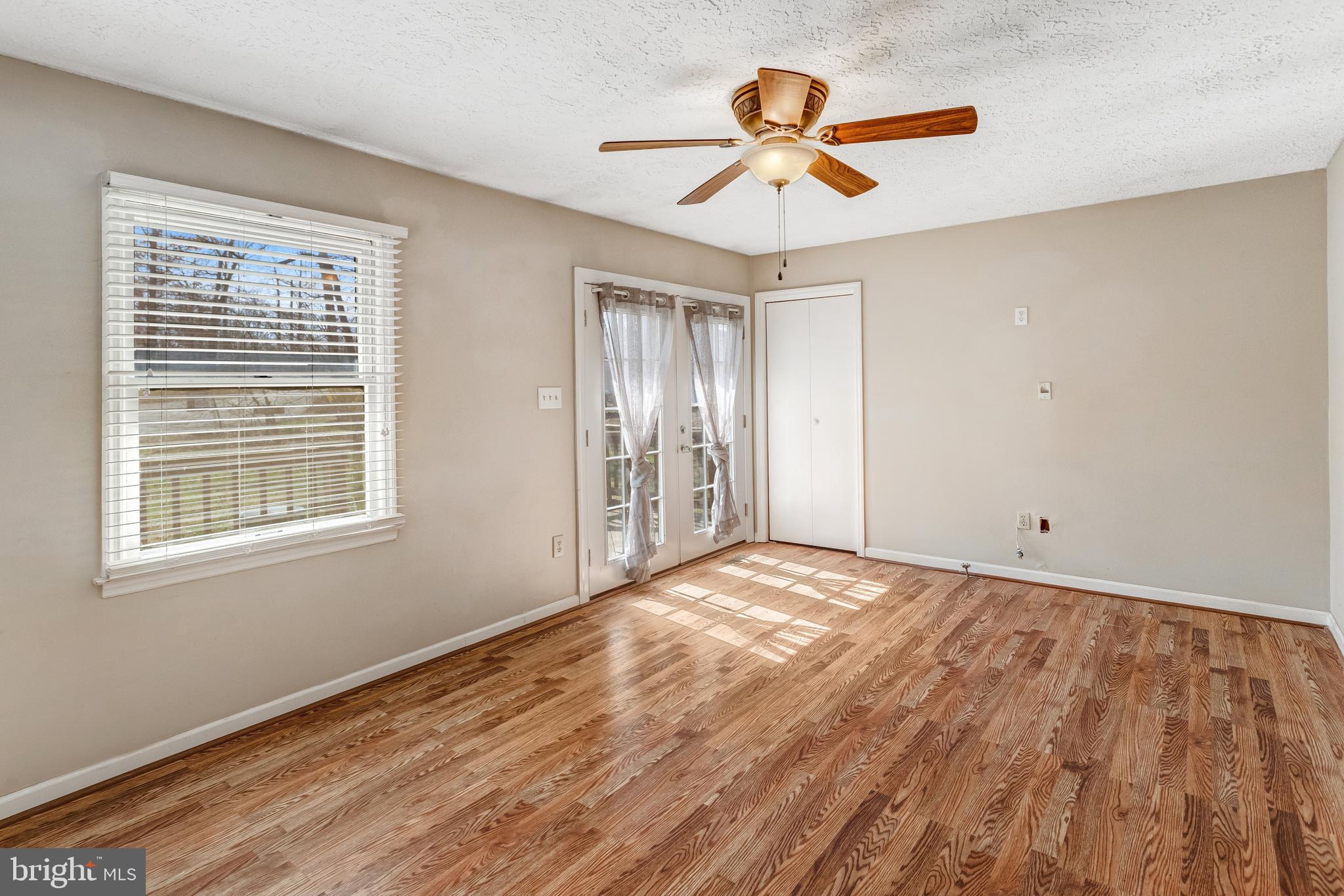 HIDDEN LAKE - Residential