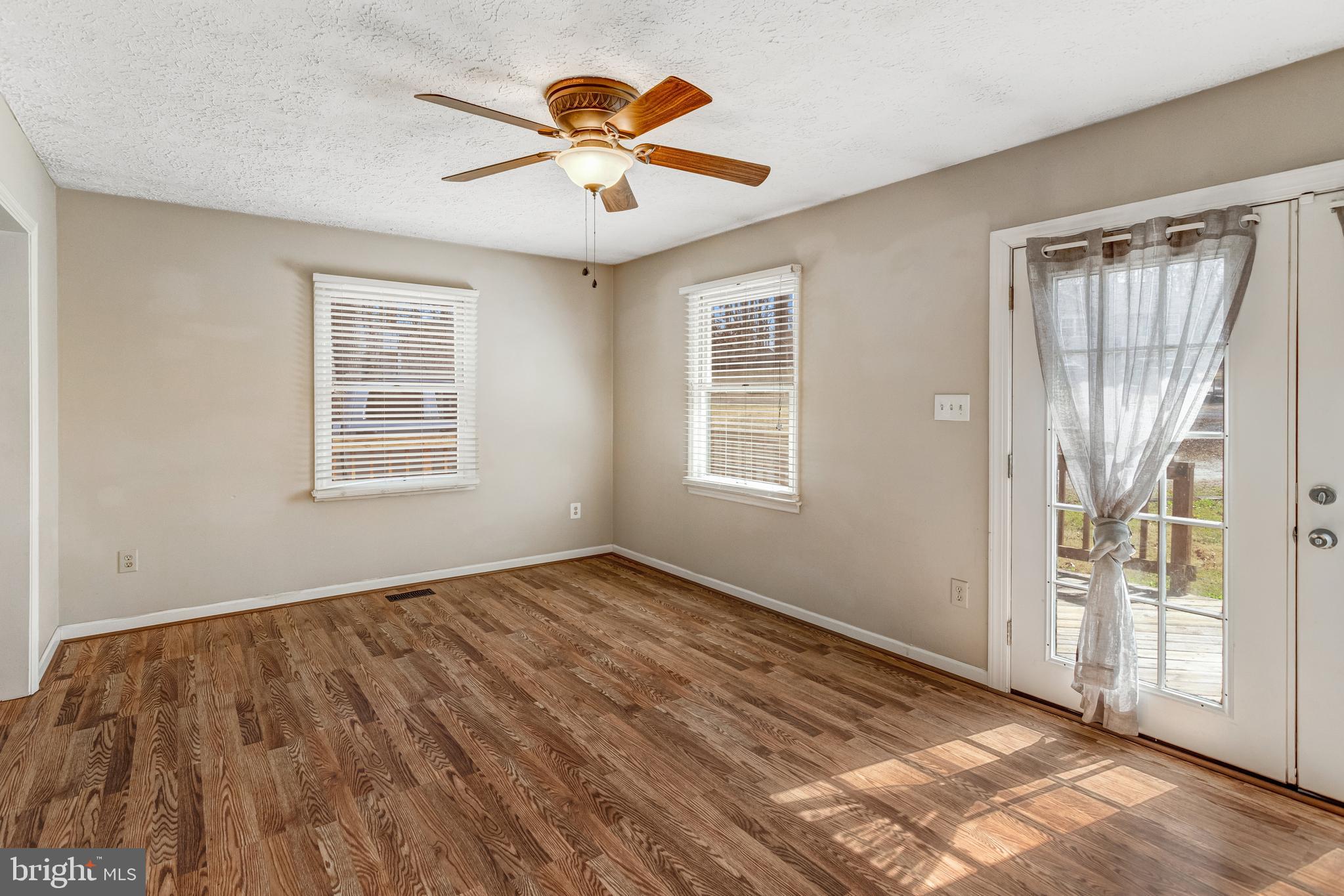 HIDDEN LAKE - Residential