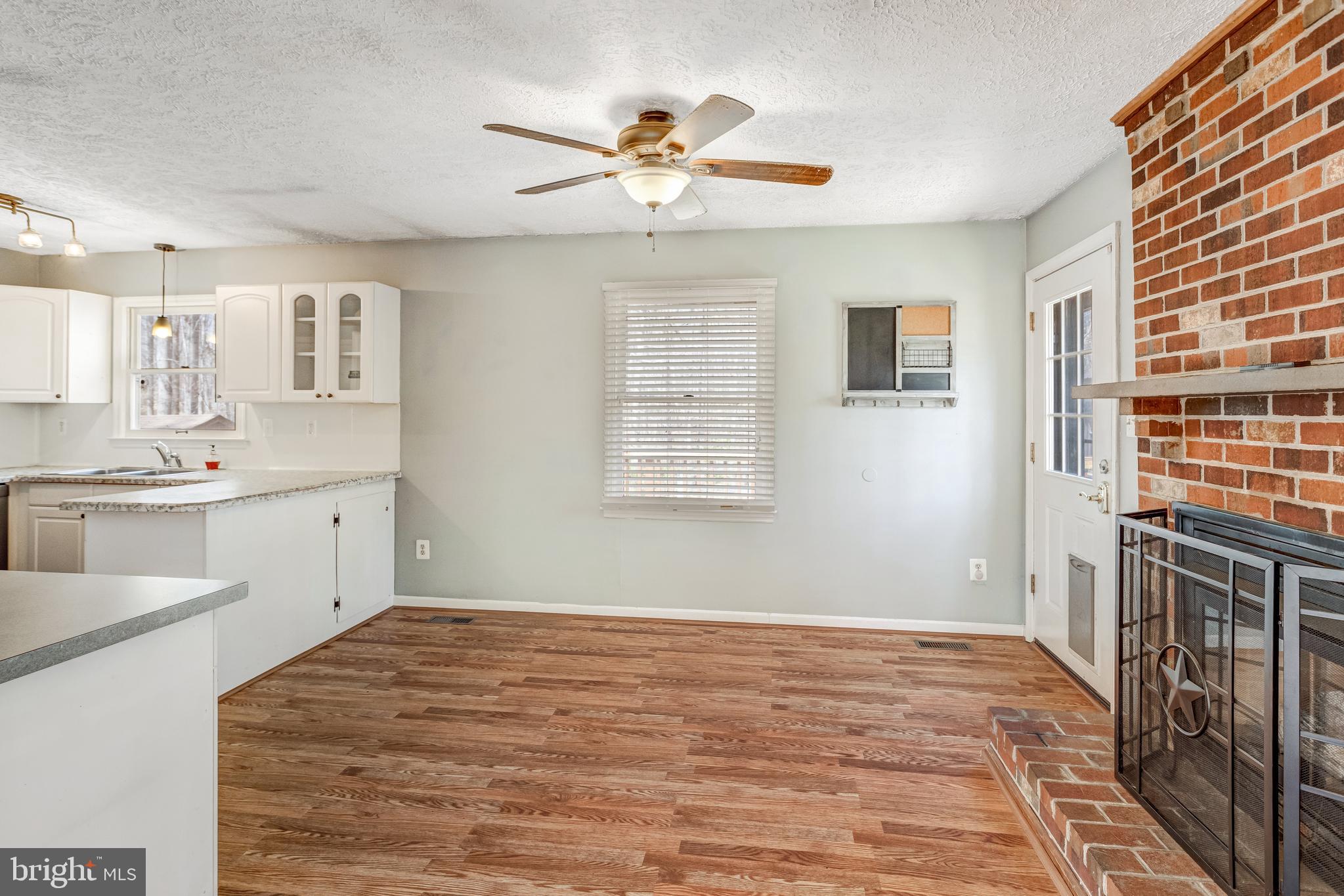 HIDDEN LAKE - Residential