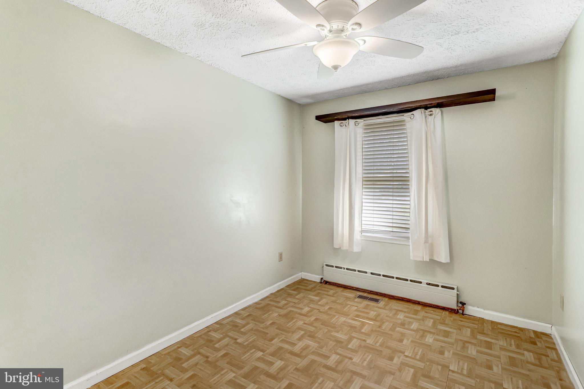 HIDDEN LAKE - Residential