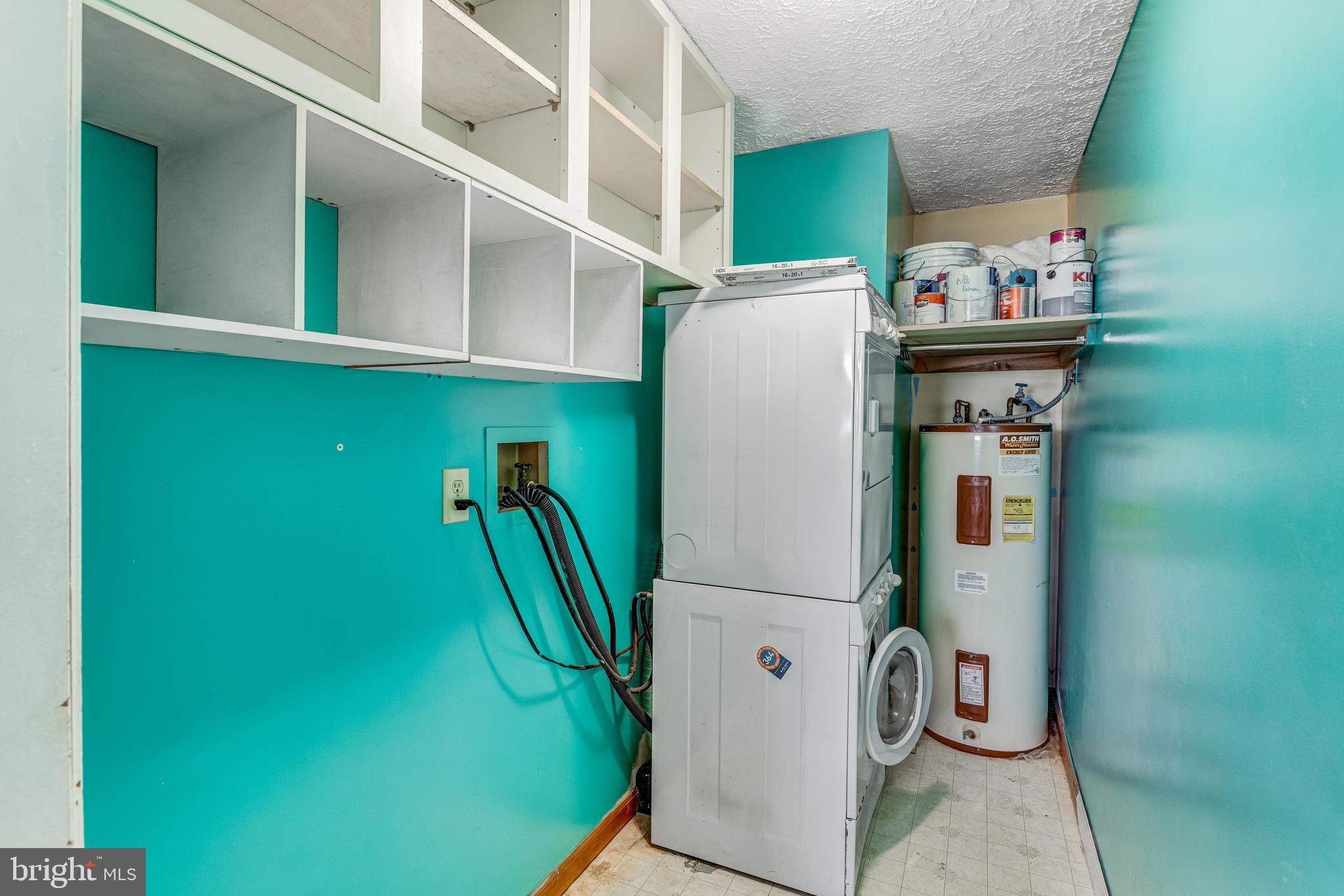 HIDDEN LAKE - Residential