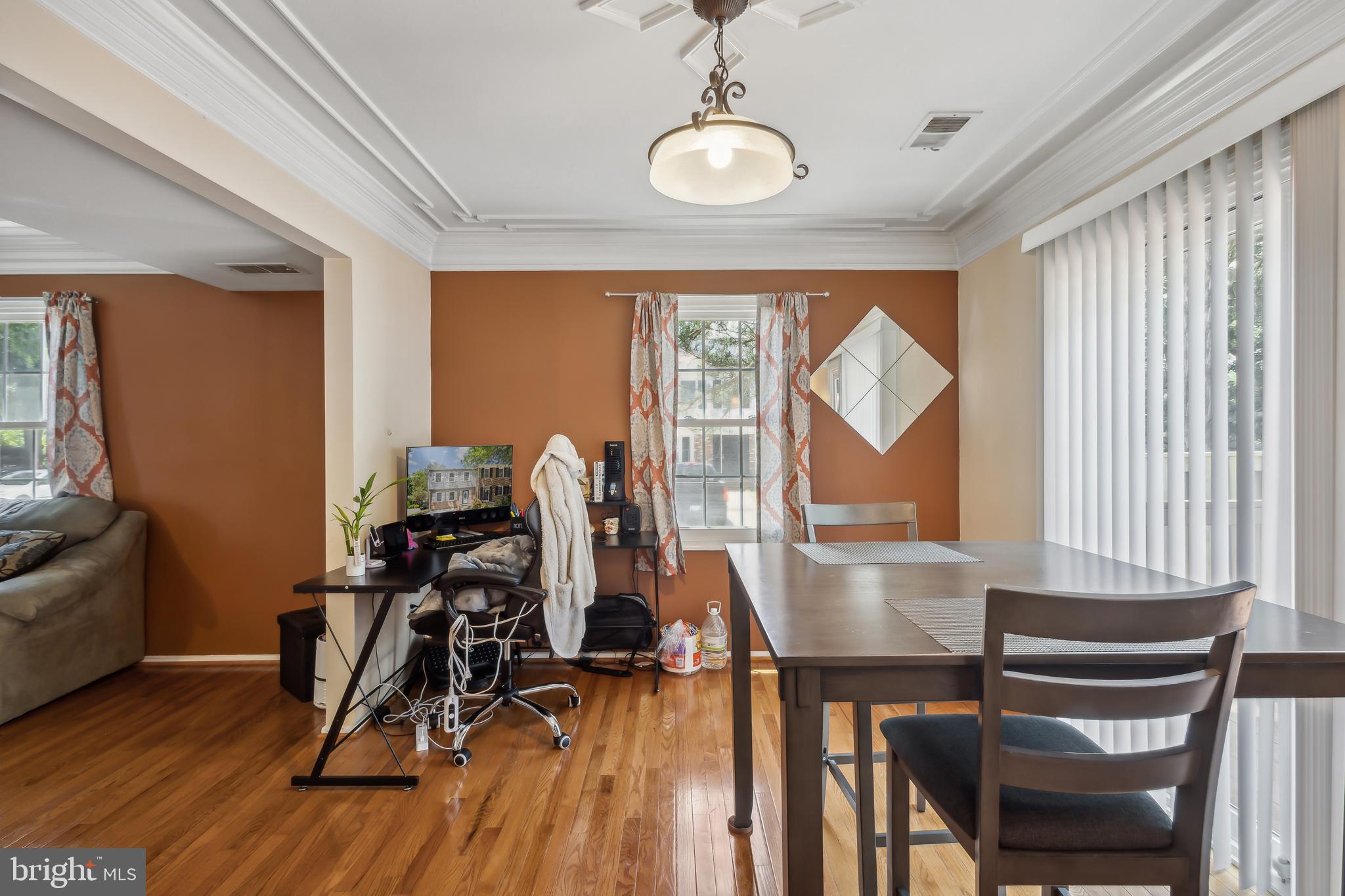 NEWINGTON STATION - Residential