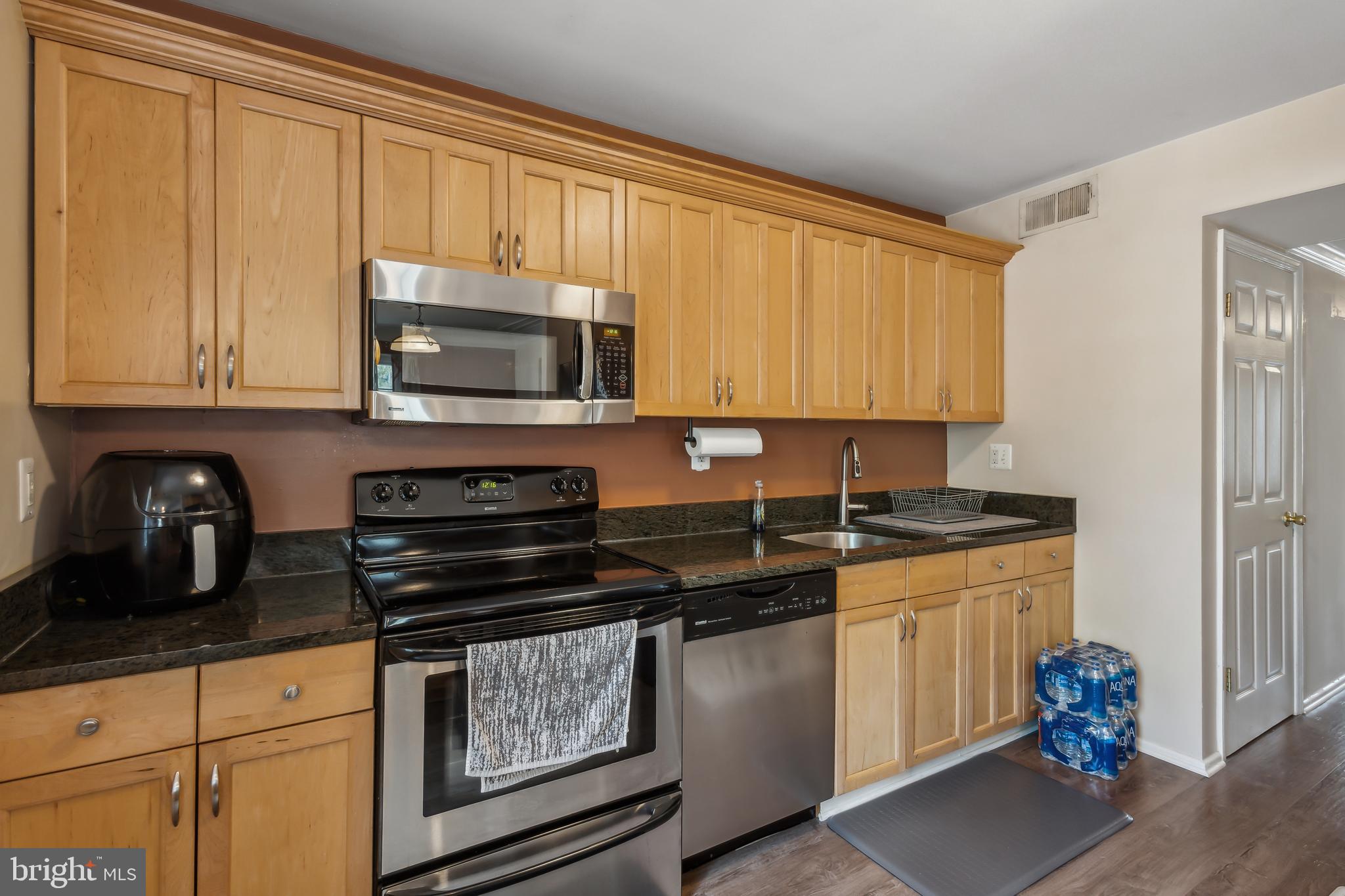 NEWINGTON STATION - Residential