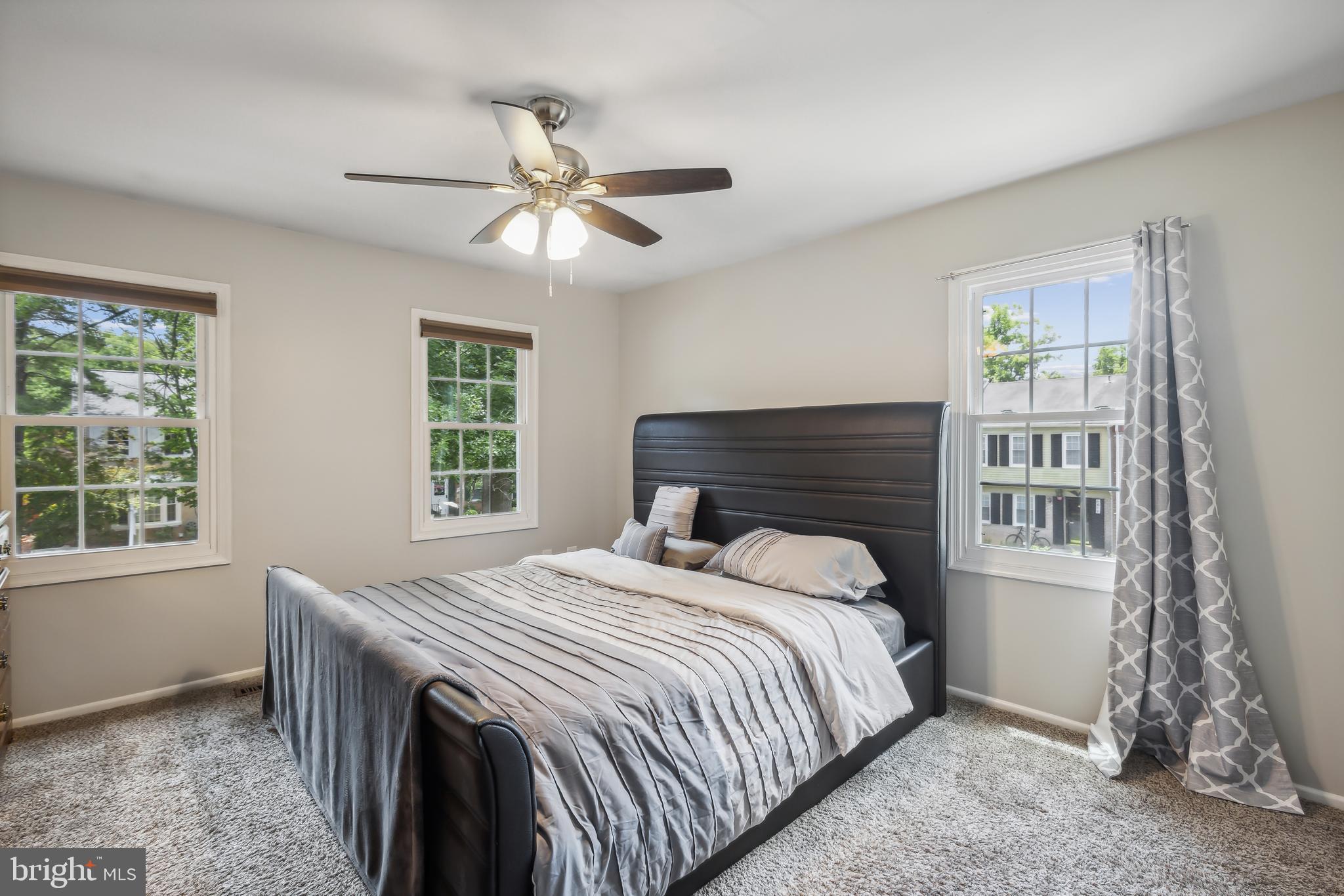 NEWINGTON STATION - Residential