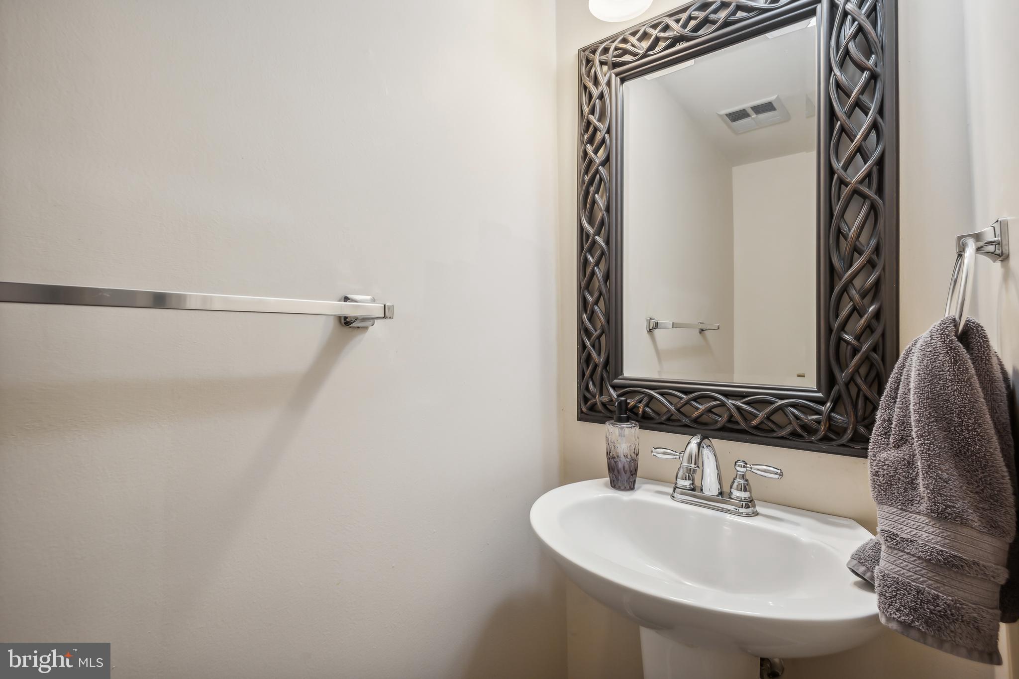 NEWINGTON STATION - Residential