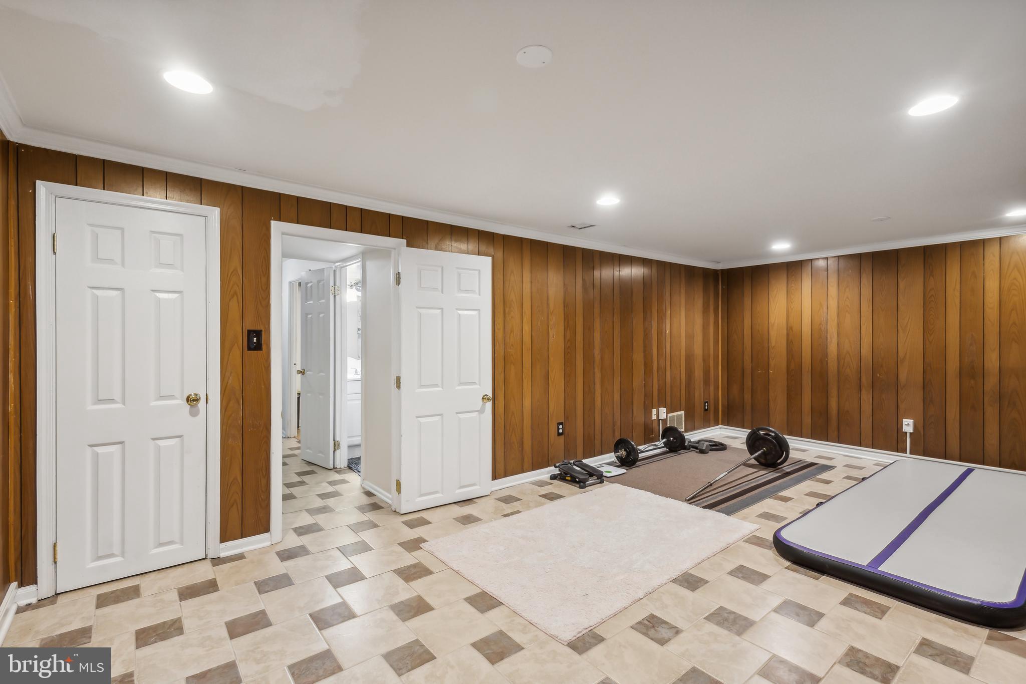 NEWINGTON STATION - Residential