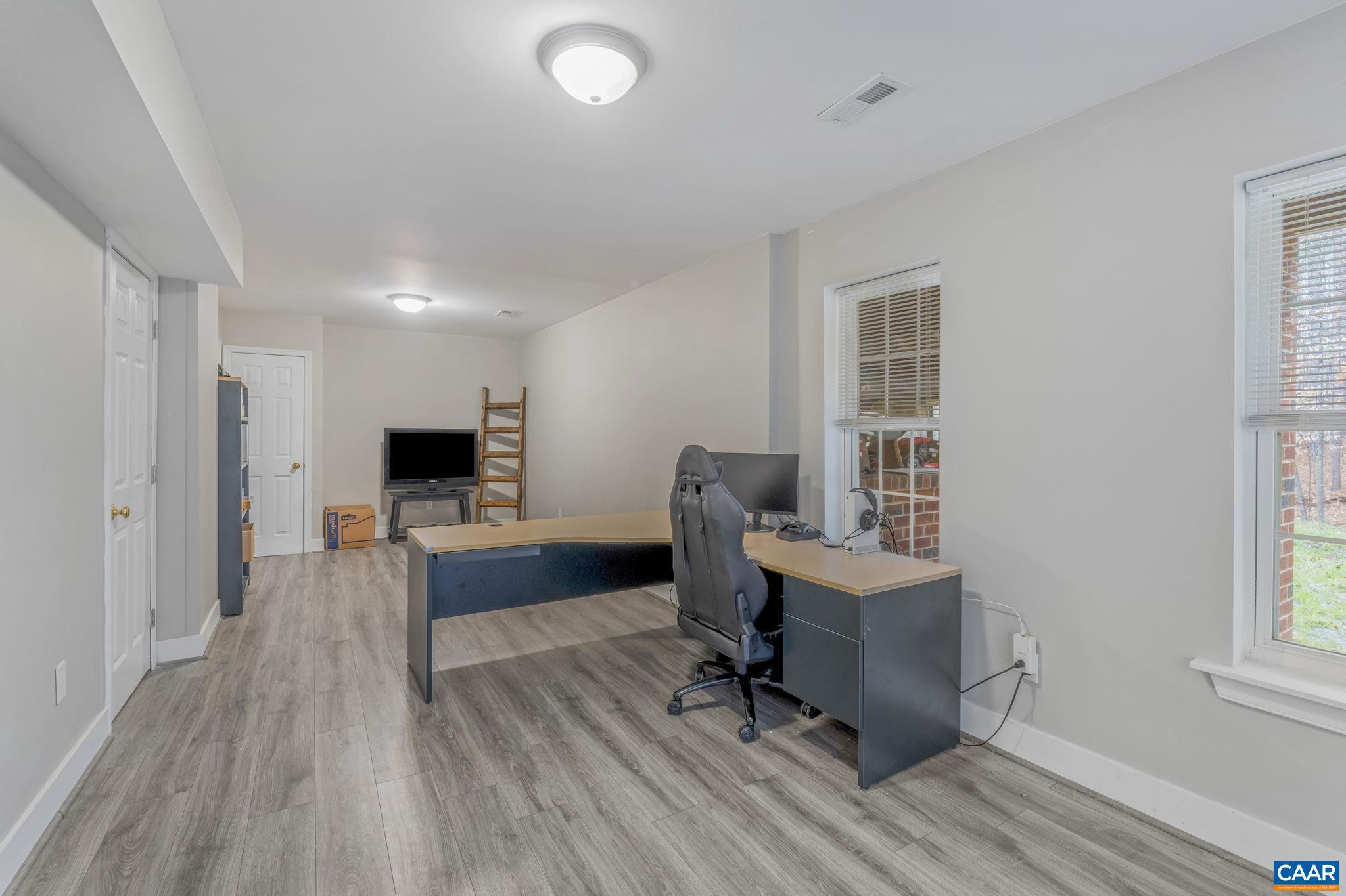 FOX HOLLOW - Residential