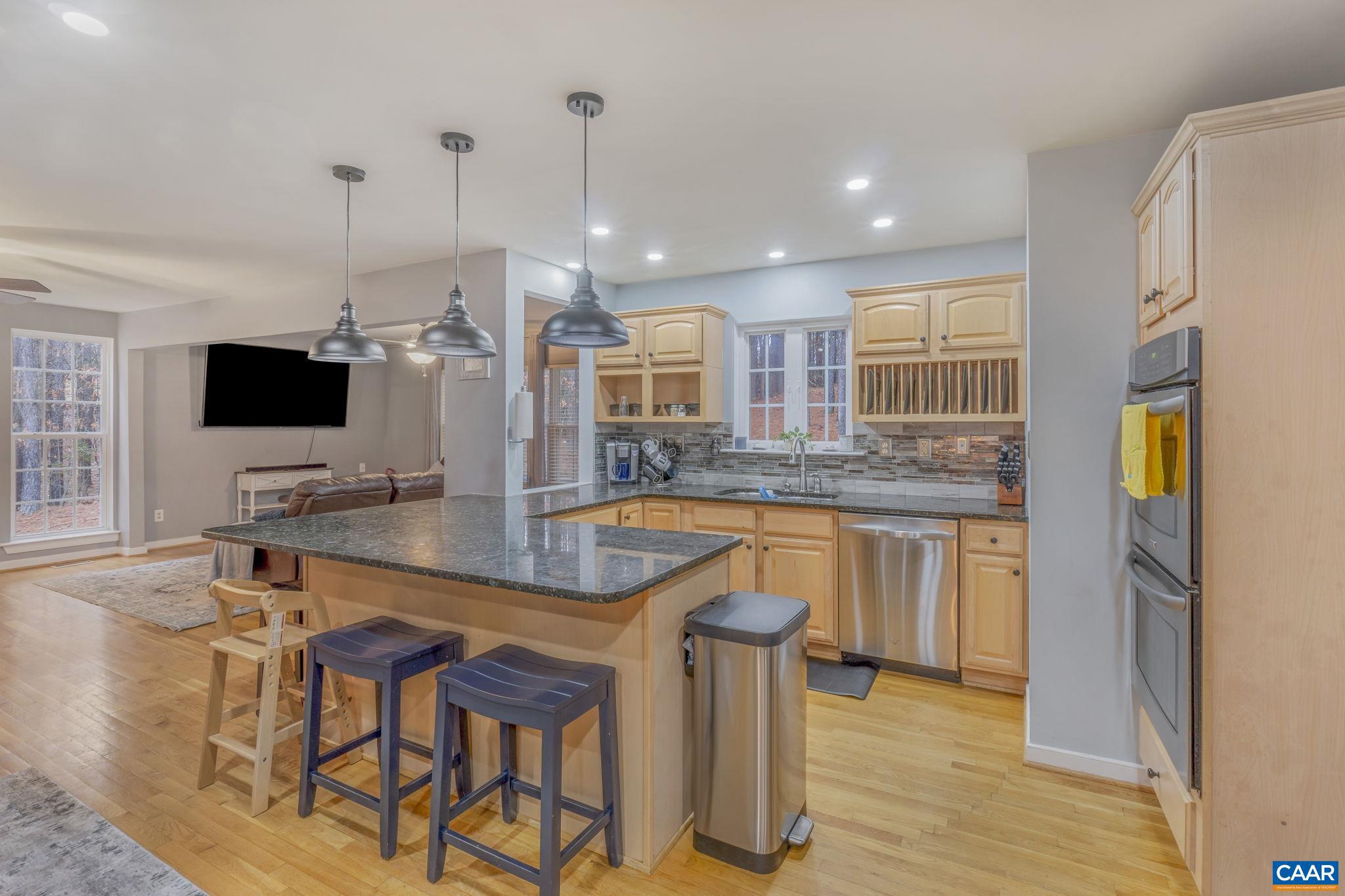 FOX HOLLOW - Residential