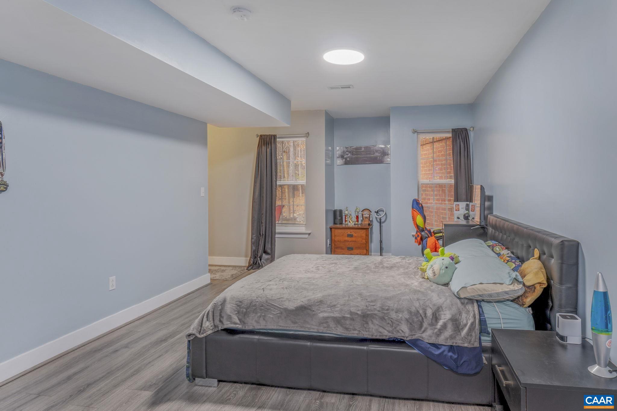 FOX HOLLOW - Residential