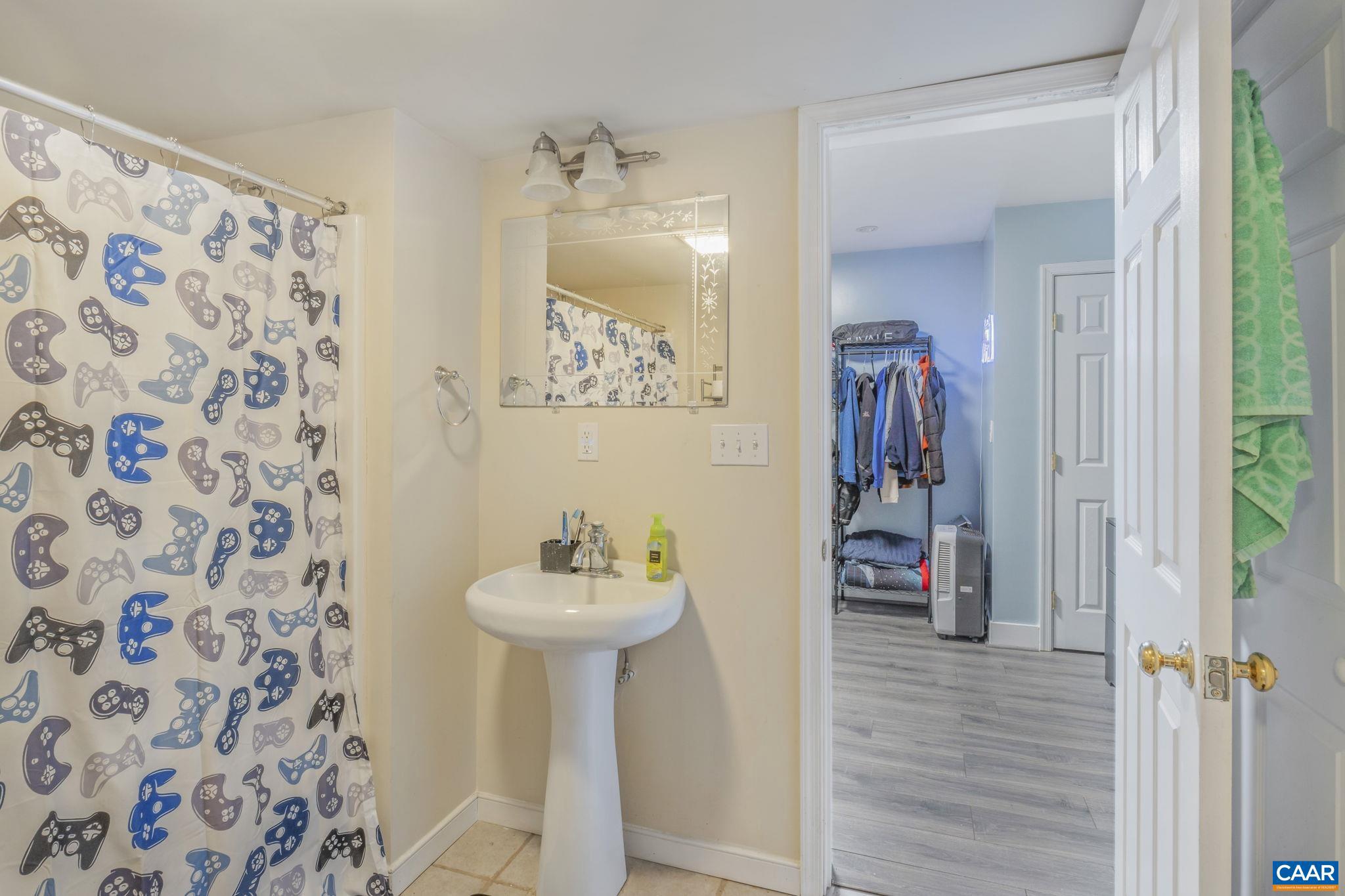 FOX HOLLOW - Residential