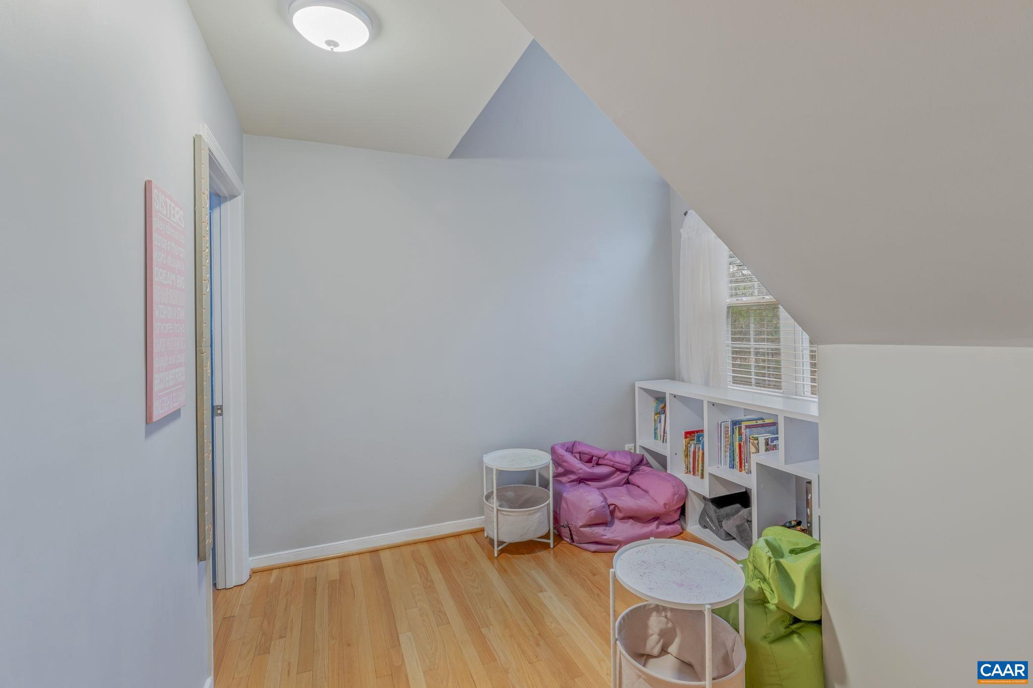 FOX HOLLOW - Residential