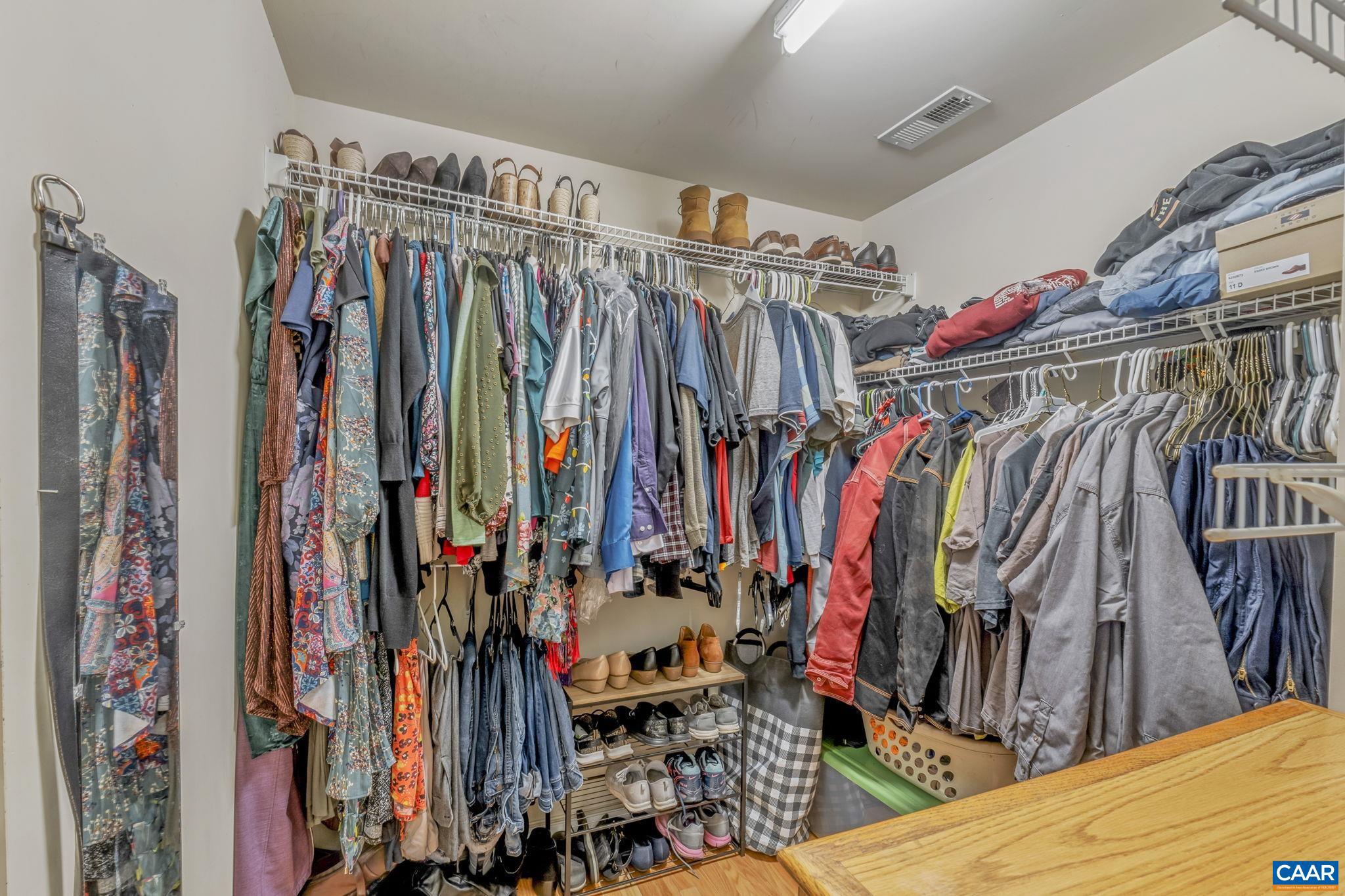 FOX HOLLOW - Residential