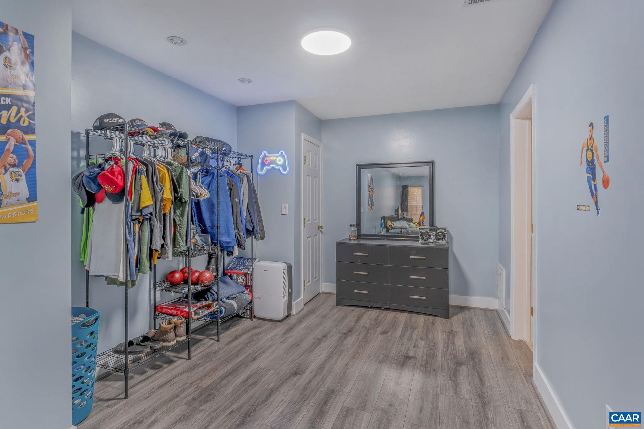 FOX HOLLOW - Residential