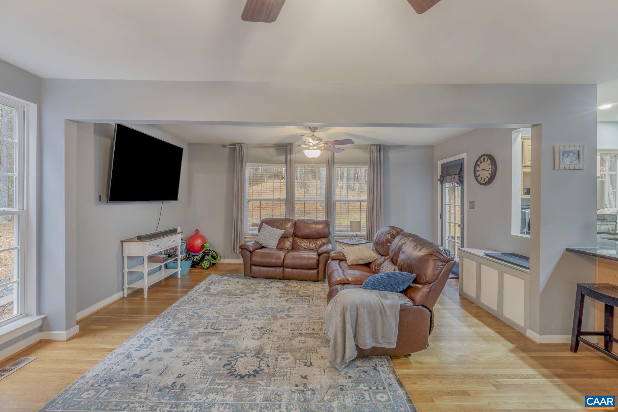 FOX HOLLOW - Residential