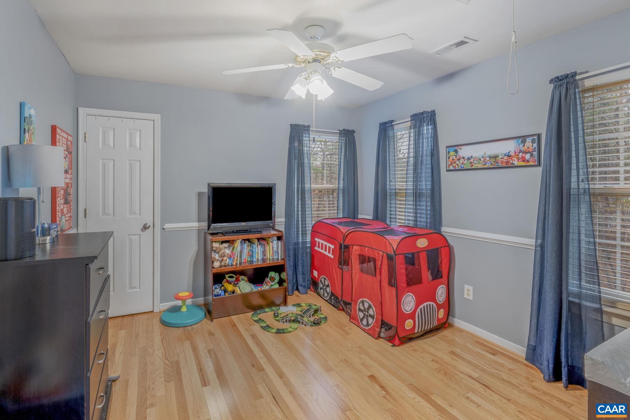 FOX HOLLOW - Residential