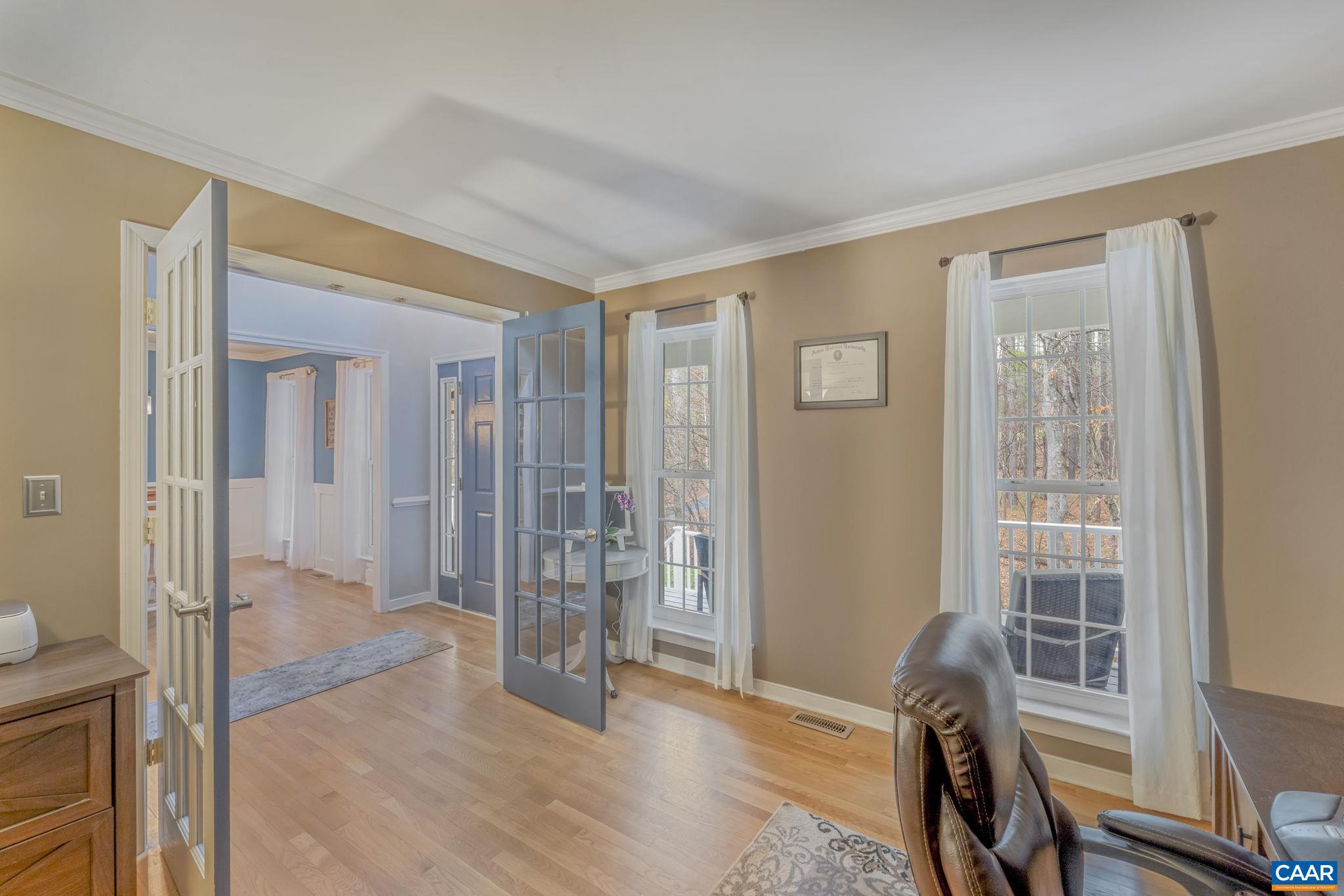 FOX HOLLOW - Residential