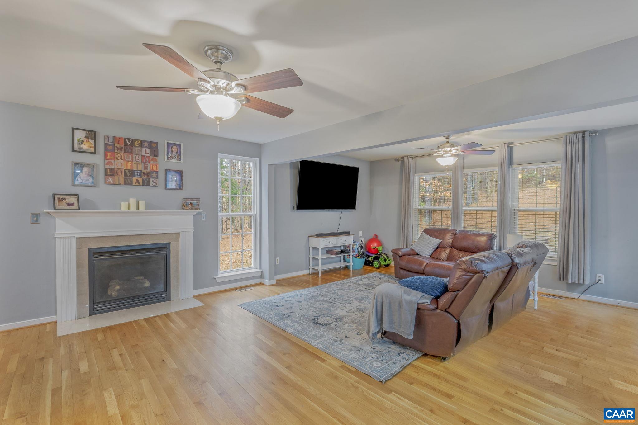 FOX HOLLOW - Residential