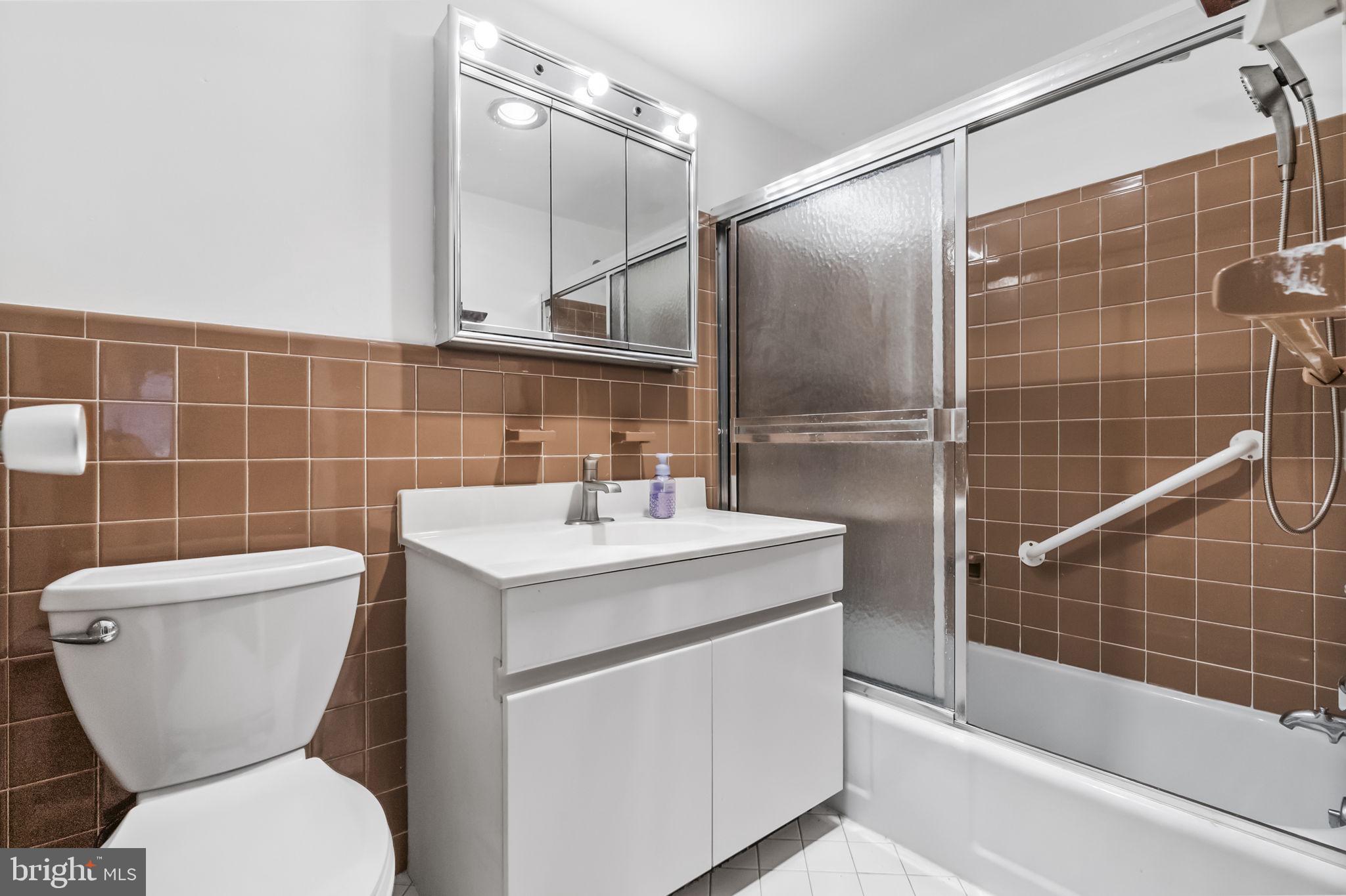 ELKINS PARK HOUSE - Residential