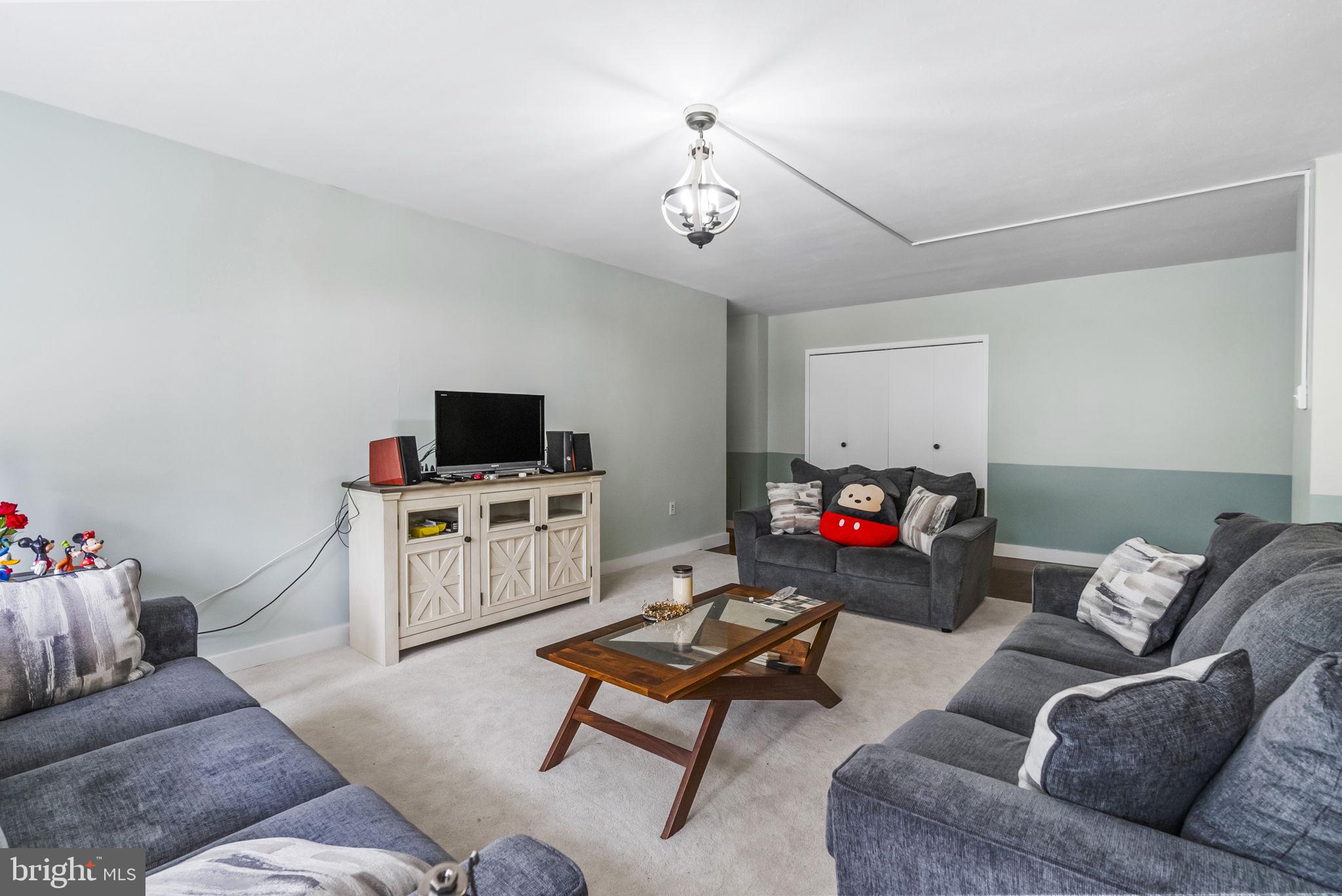 ELKINS PARK HOUSE - Residential