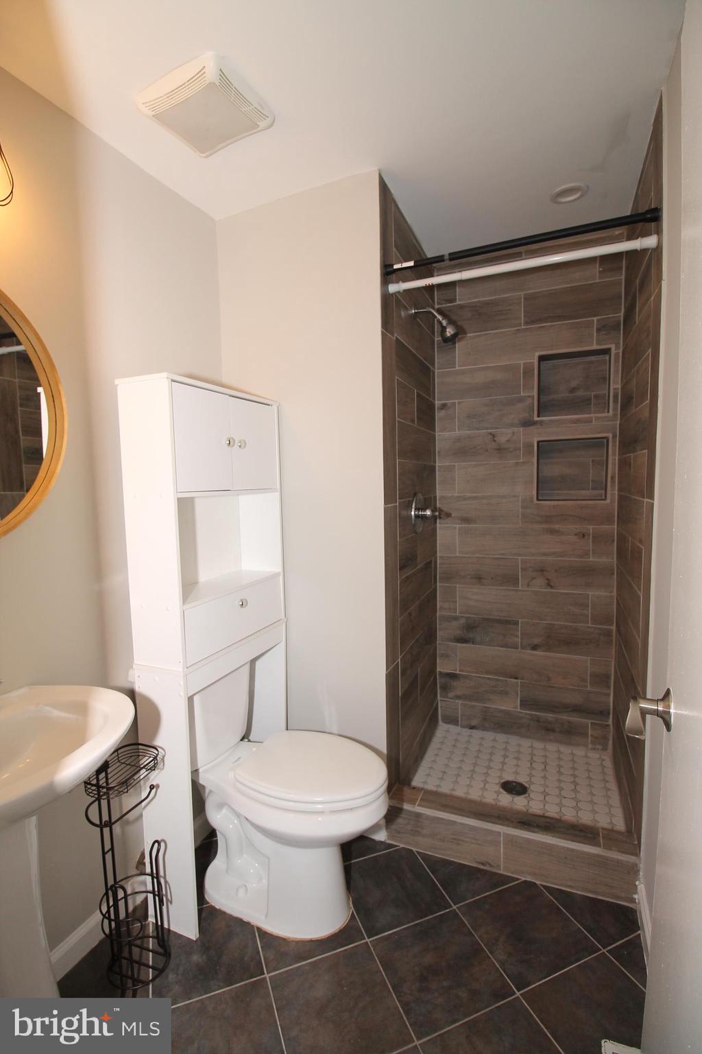 VILLAGE OF OWEN BROWN - Residential