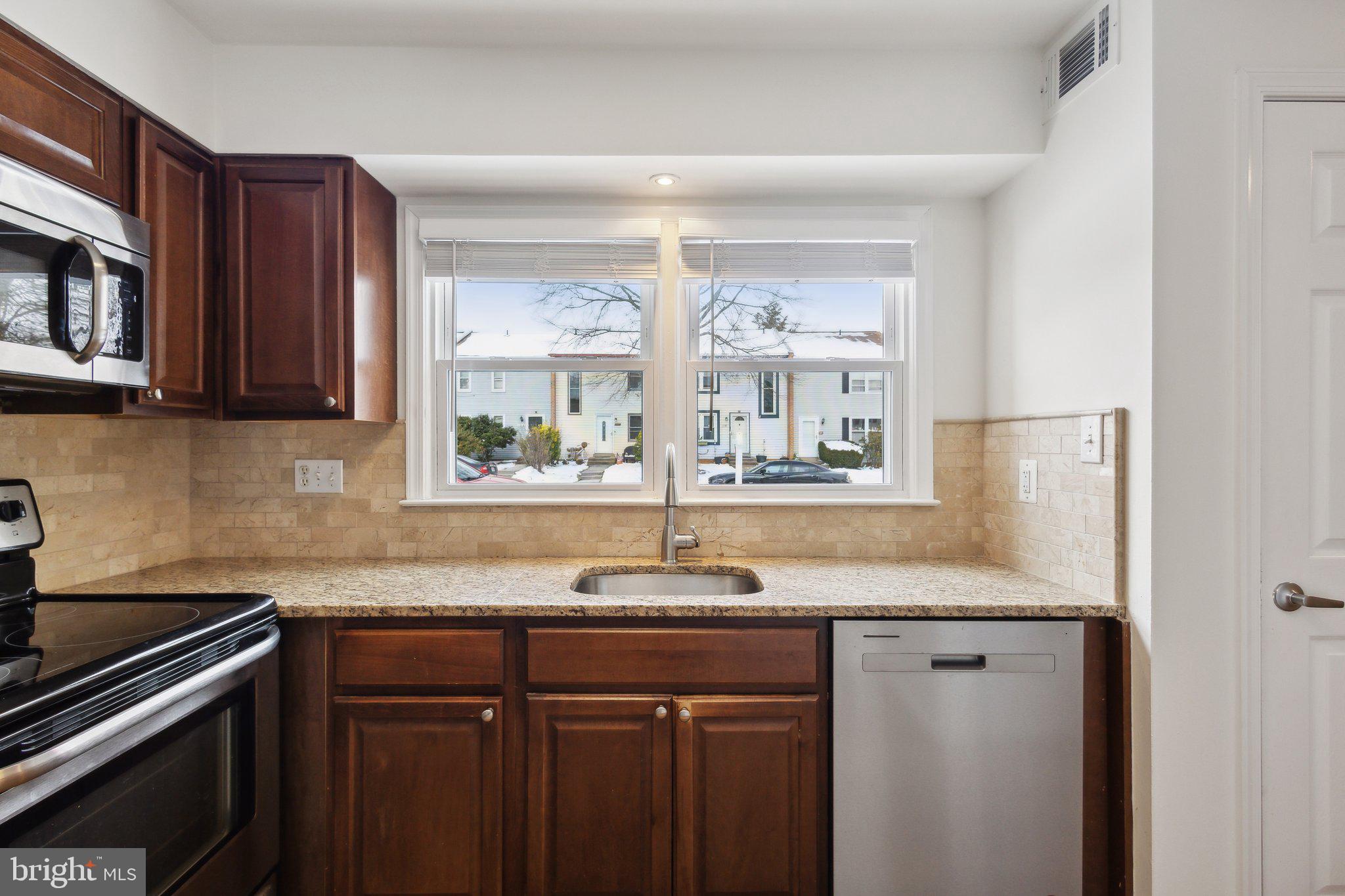 CRESTWOOD HAMLET - Residential