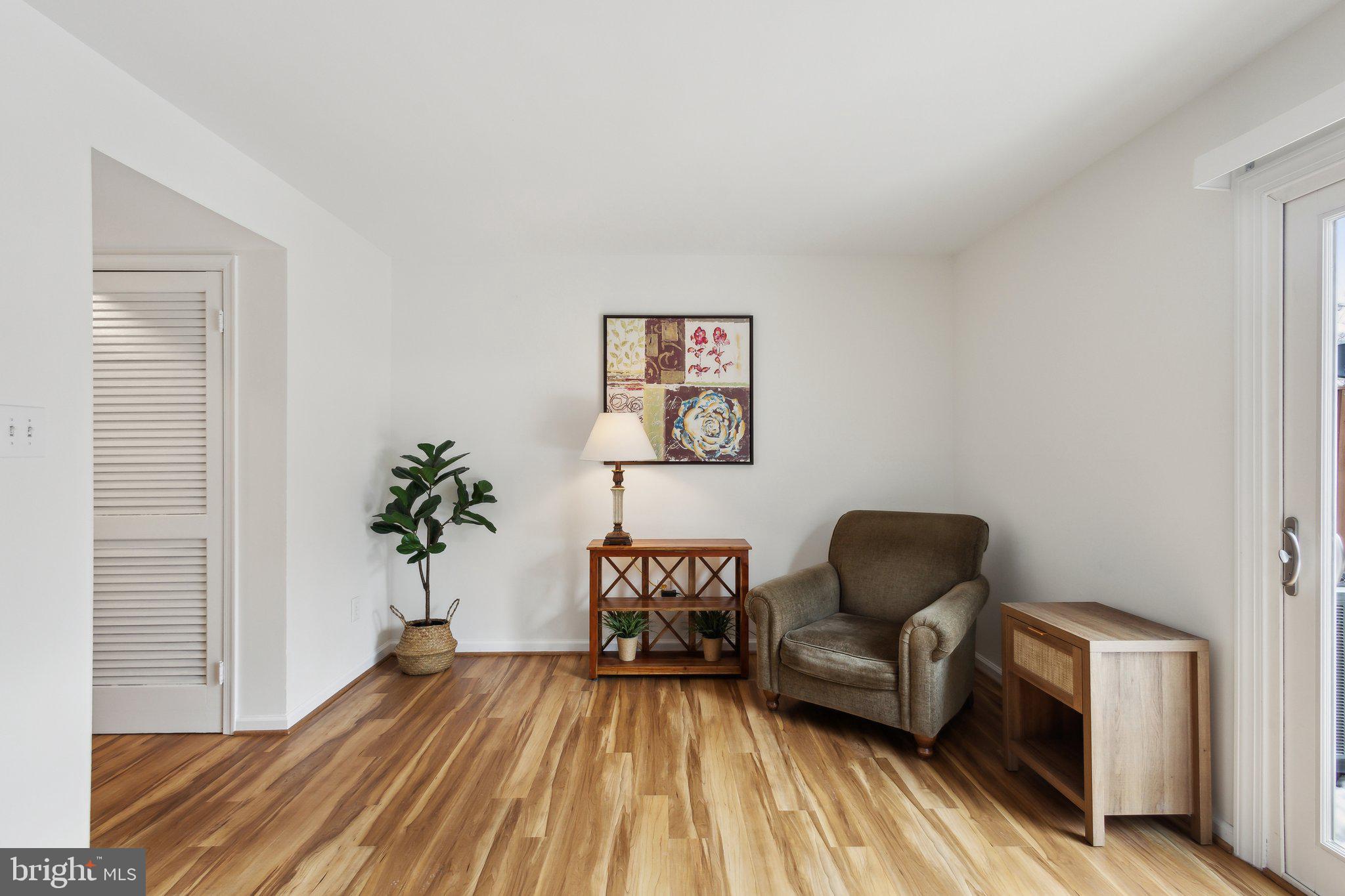 CRESTWOOD HAMLET - Residential