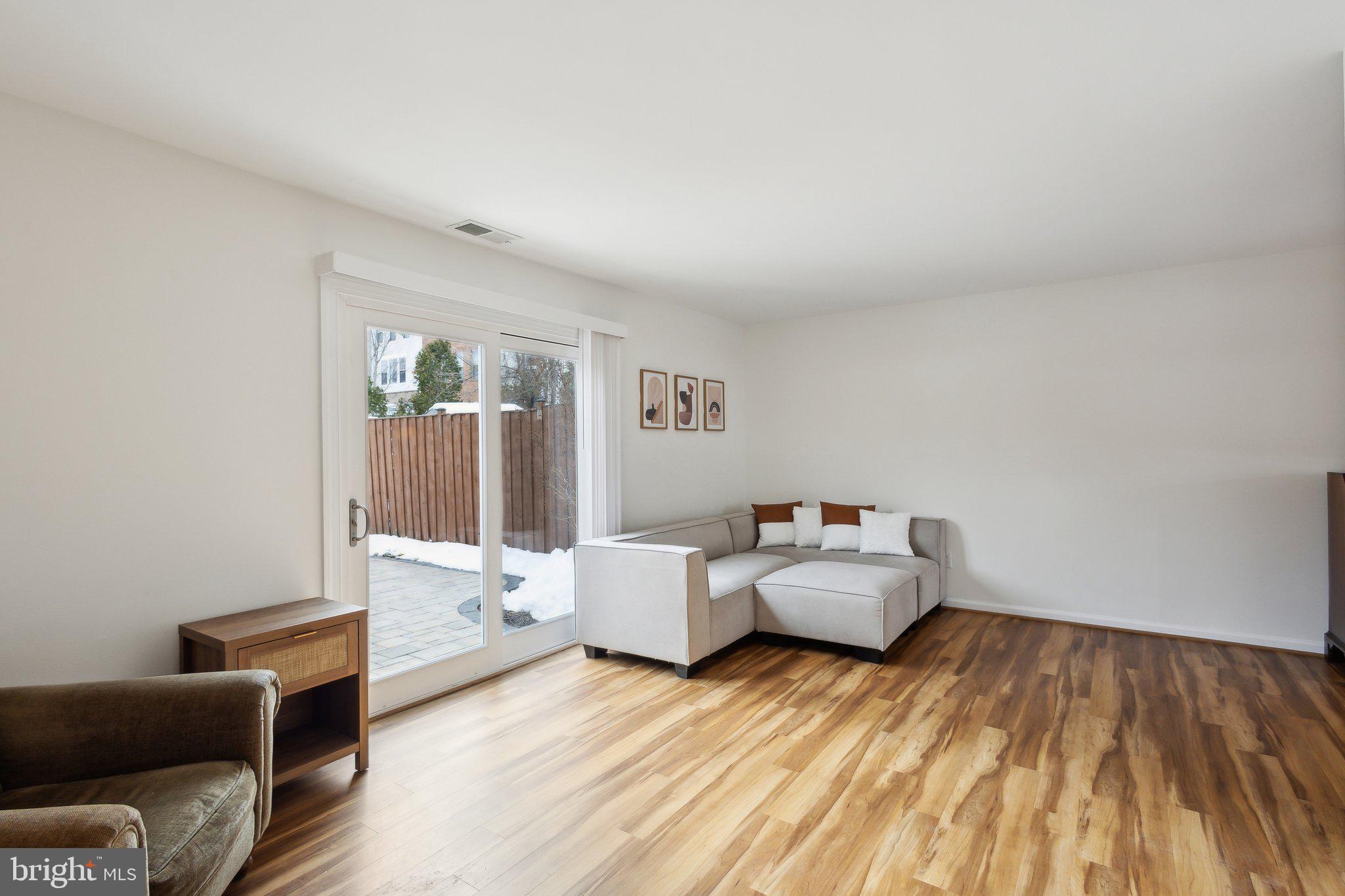 CRESTWOOD HAMLET - Residential