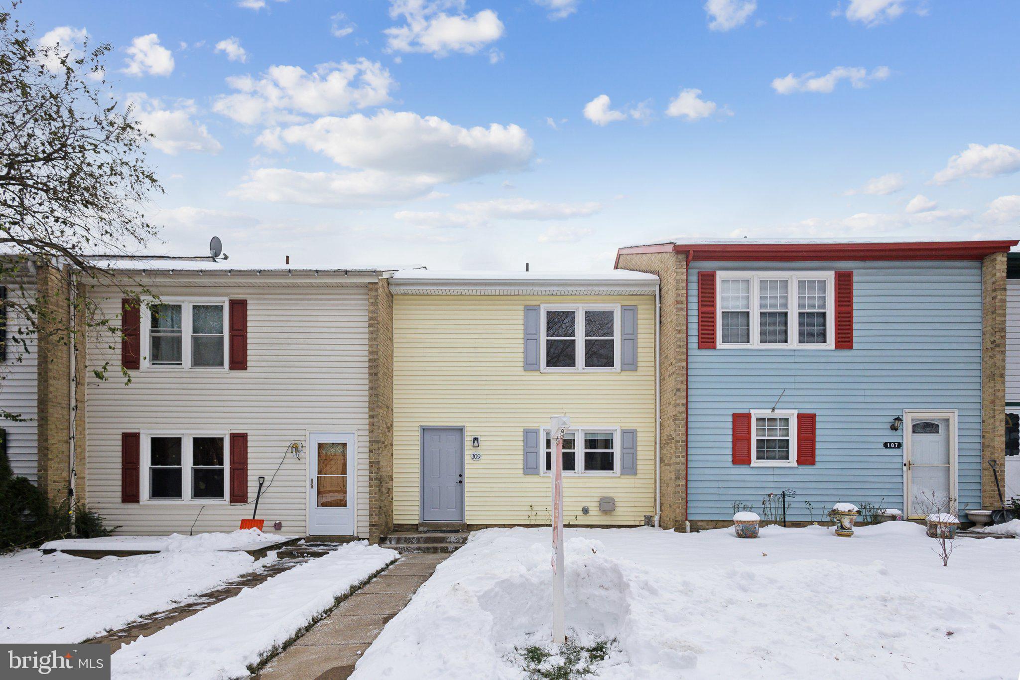 CRESTWOOD HAMLET - Residential