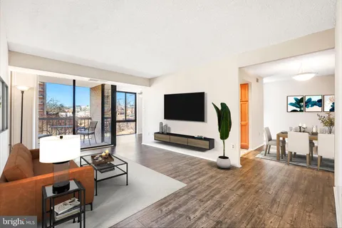 4500 S Four Mile Run Drive Unit 204, Arlington, VA 22204 - MLS#: VAAR2052996