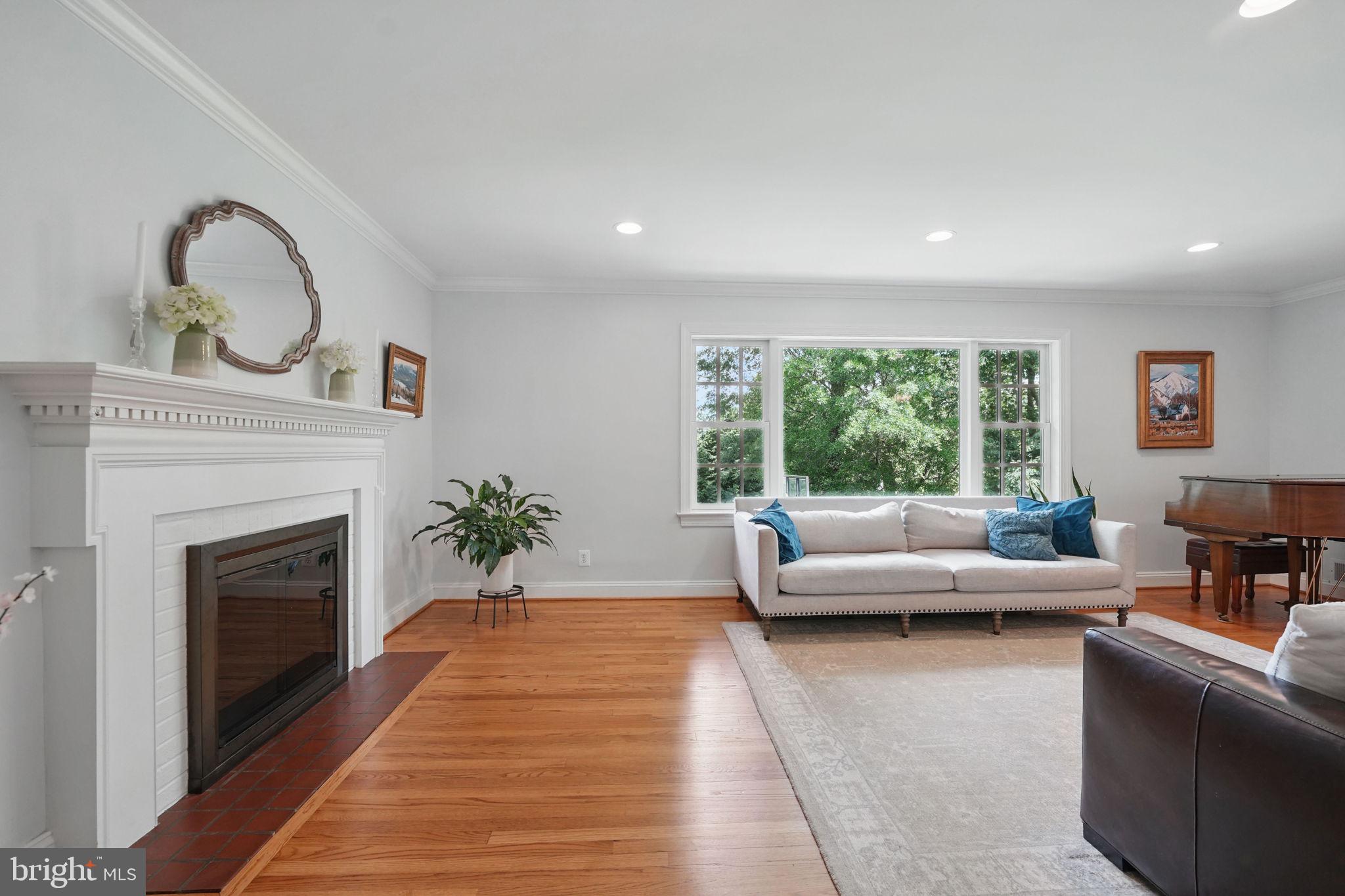 DOVER BALMORAL RIVERWOOD - Residential